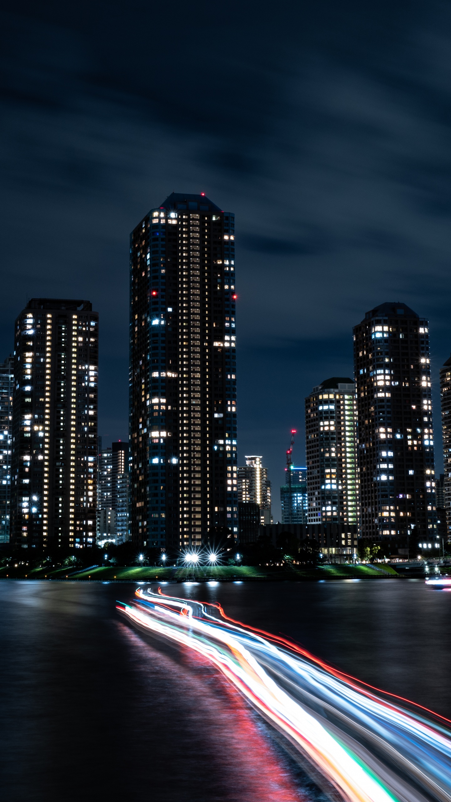 Обои арт, архитектура, ночь, городской пейзаж, город в разрешении 1440x2560