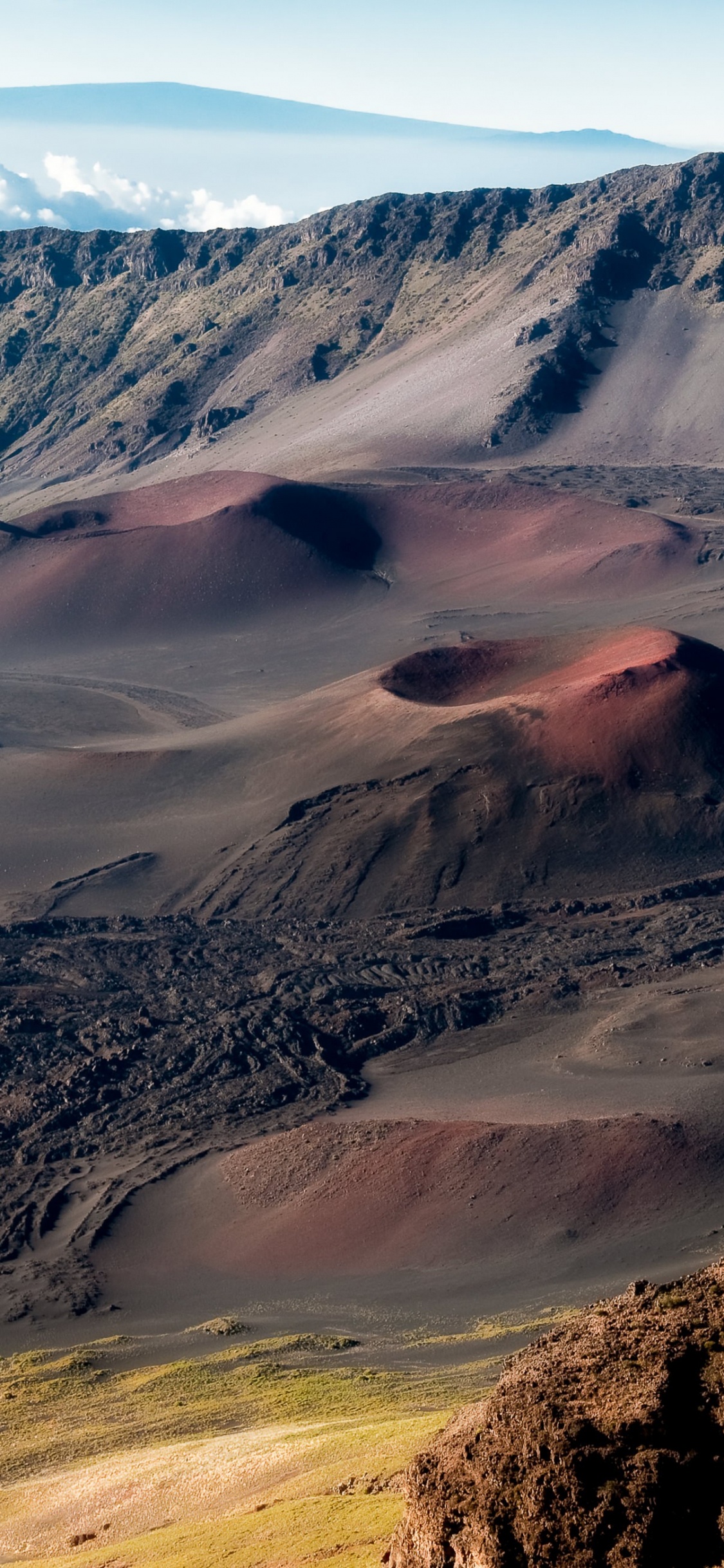 Обои Haleakal, вулкан, горный рельеф, гора, нагорье в разрешении 1125x2436