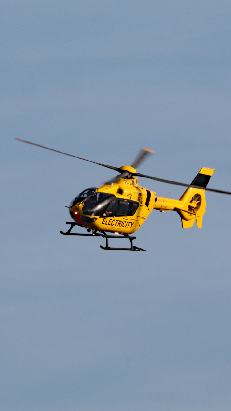 Обои винтокрылая машина, полет, самолеты, авиация, желтый в разрешении 750x1334