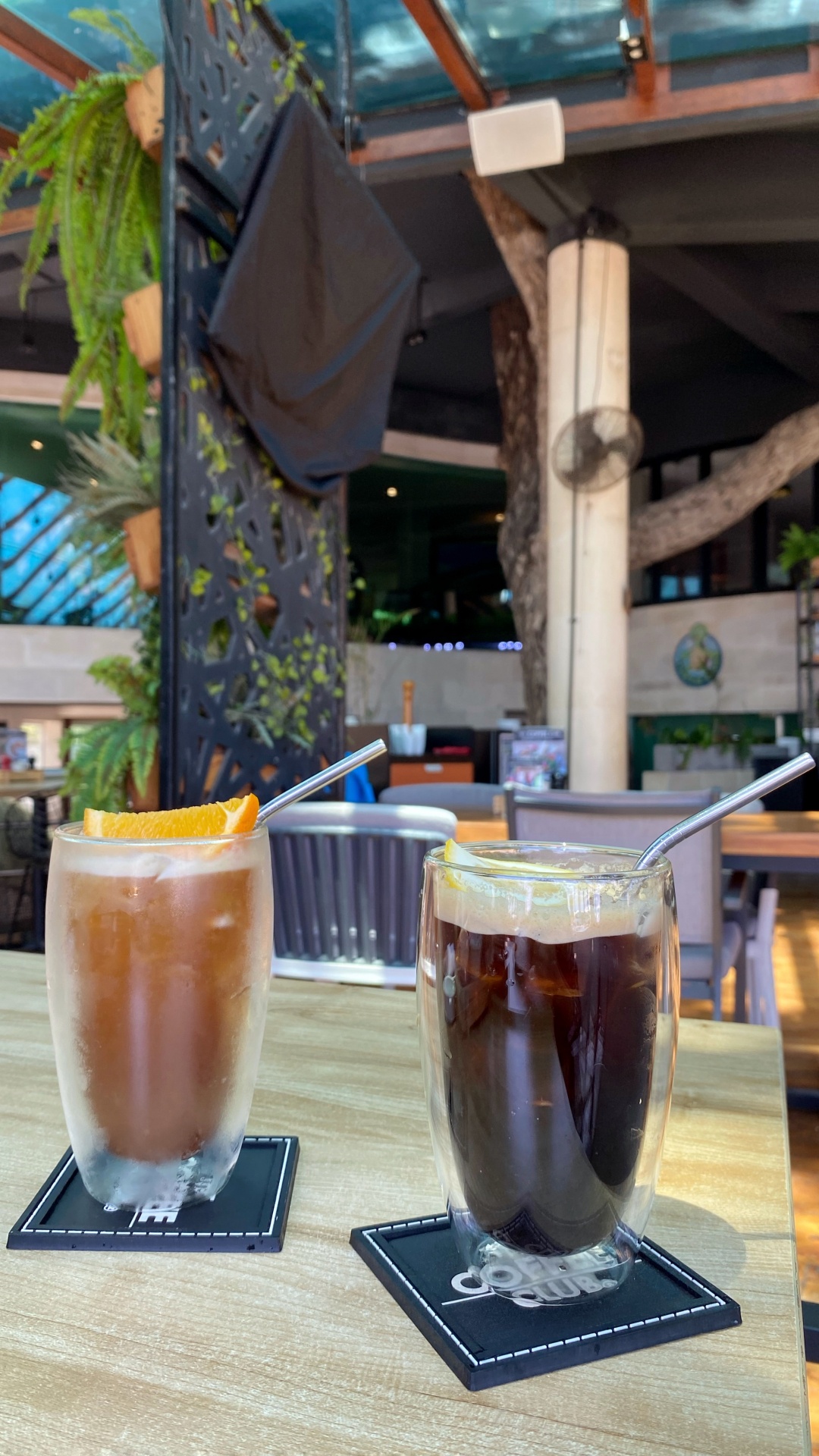 Обои напиток, кофейня, таблица, serveware, сок в разрешении 1080x1920