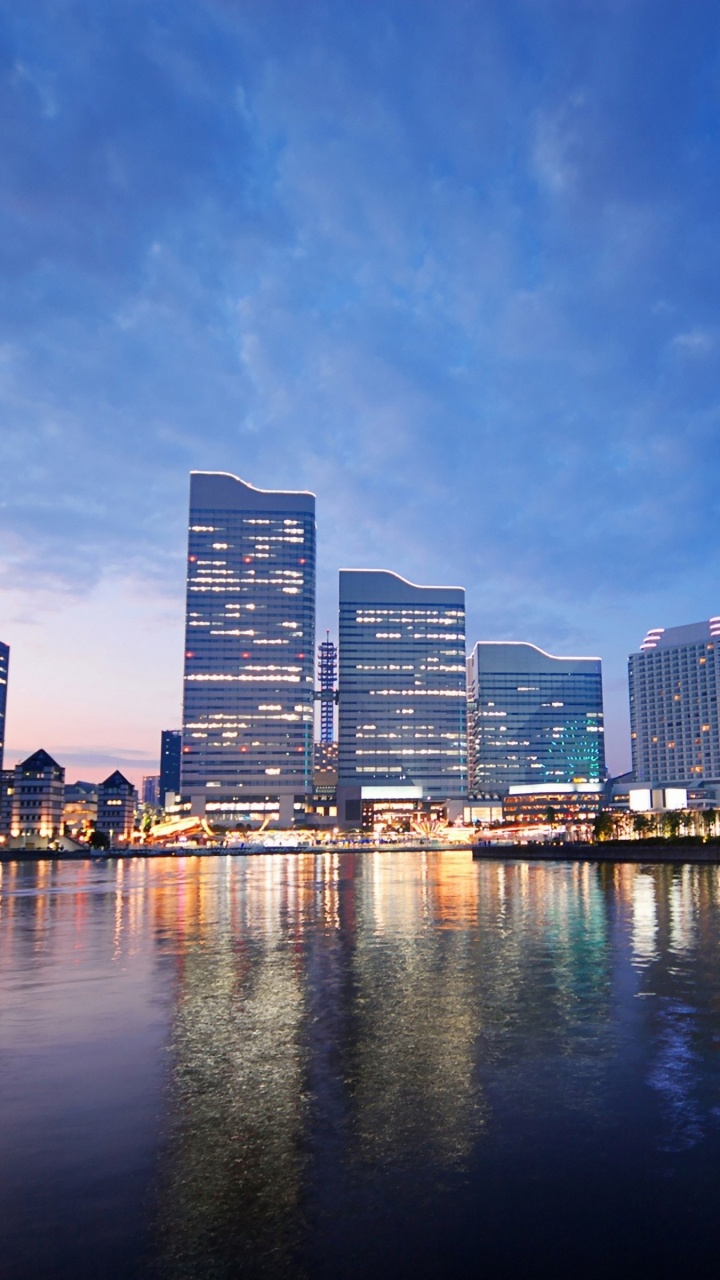 Обои городской пейзаж, город, небоскреб, отражение, метрополия в разрешении 720x1280