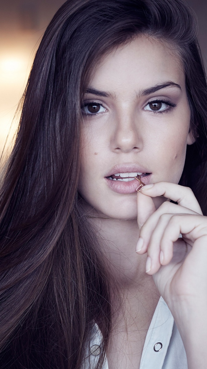 Обои Камила Кейруш, нос, кожа, губа, бровь в разрешении 720x1280
