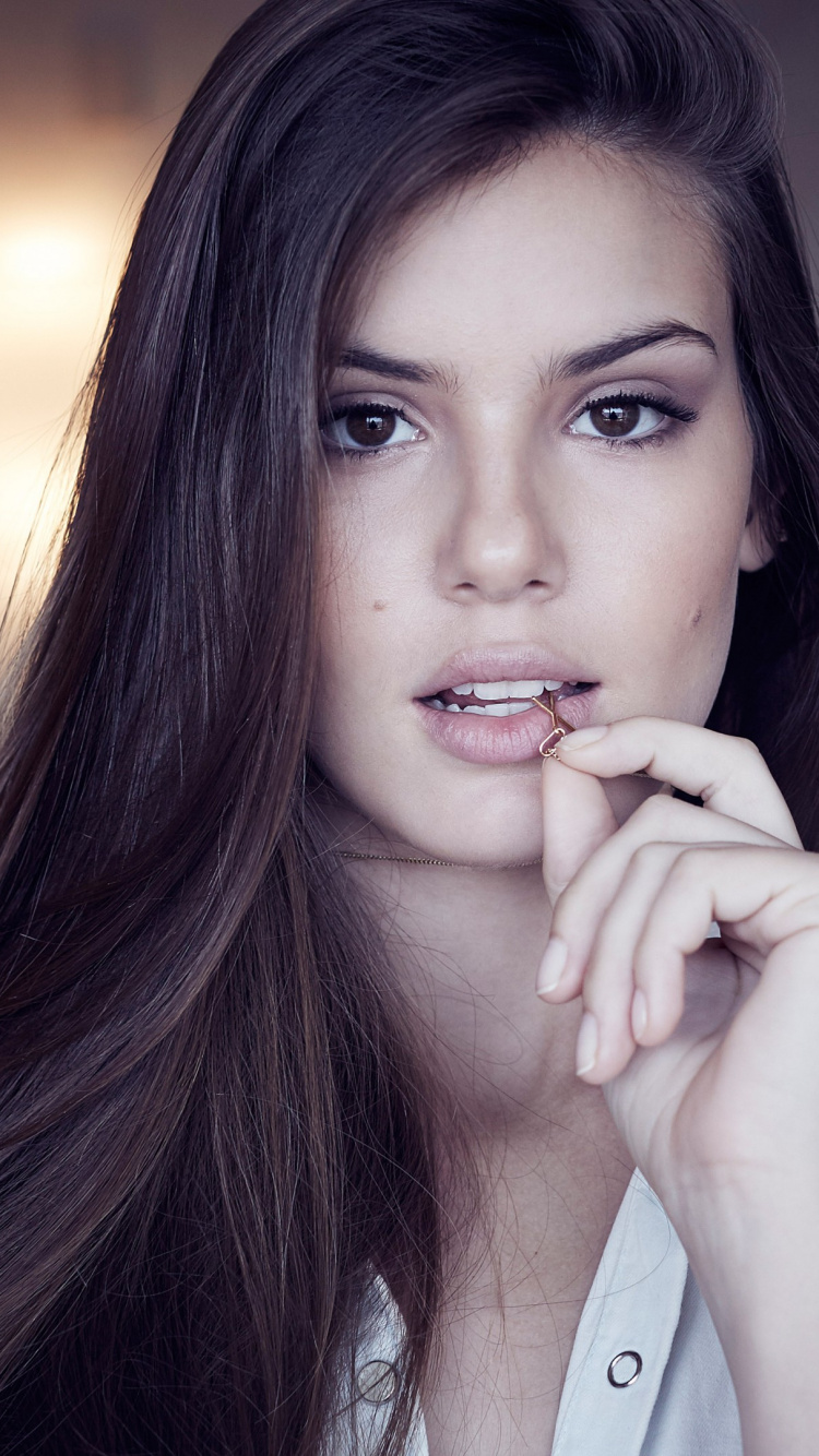 Обои Камила Кейруш, нос, кожа, губа, бровь в разрешении 750x1334
