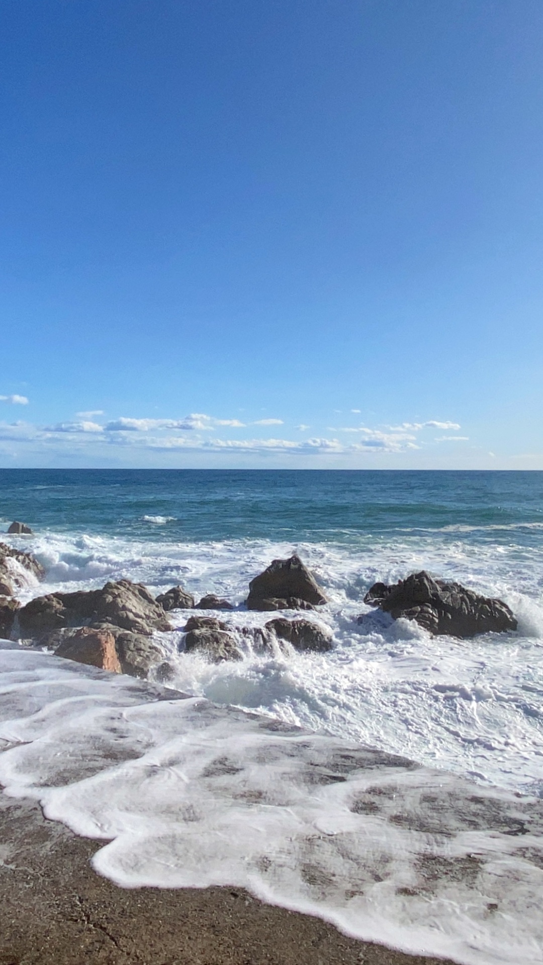 Обои побережье, ветровая волна, мыс, физика, наука в разрешении 1080x1920