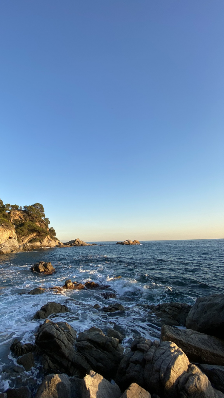 Обои море, побережье, вода, мыс, наука в разрешении 750x1334