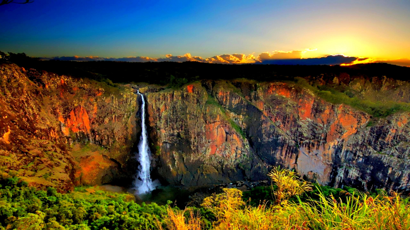 Обои Wallaman Падает, водопад, национальный парк, природа, растительность в разрешении 1366x768