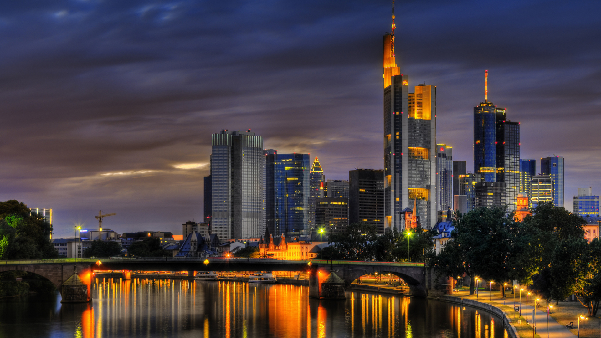 Обои городской пейзаж, город, линия горизонта, отражение, небоскреб в разрешении 1920x1080