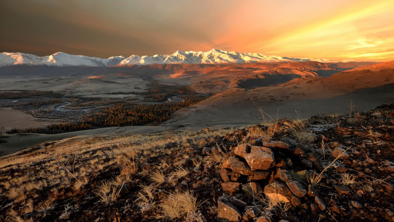 Обои алтайские горы, гора, нагорье, дикая местность, тундра в разрешении 1366x768