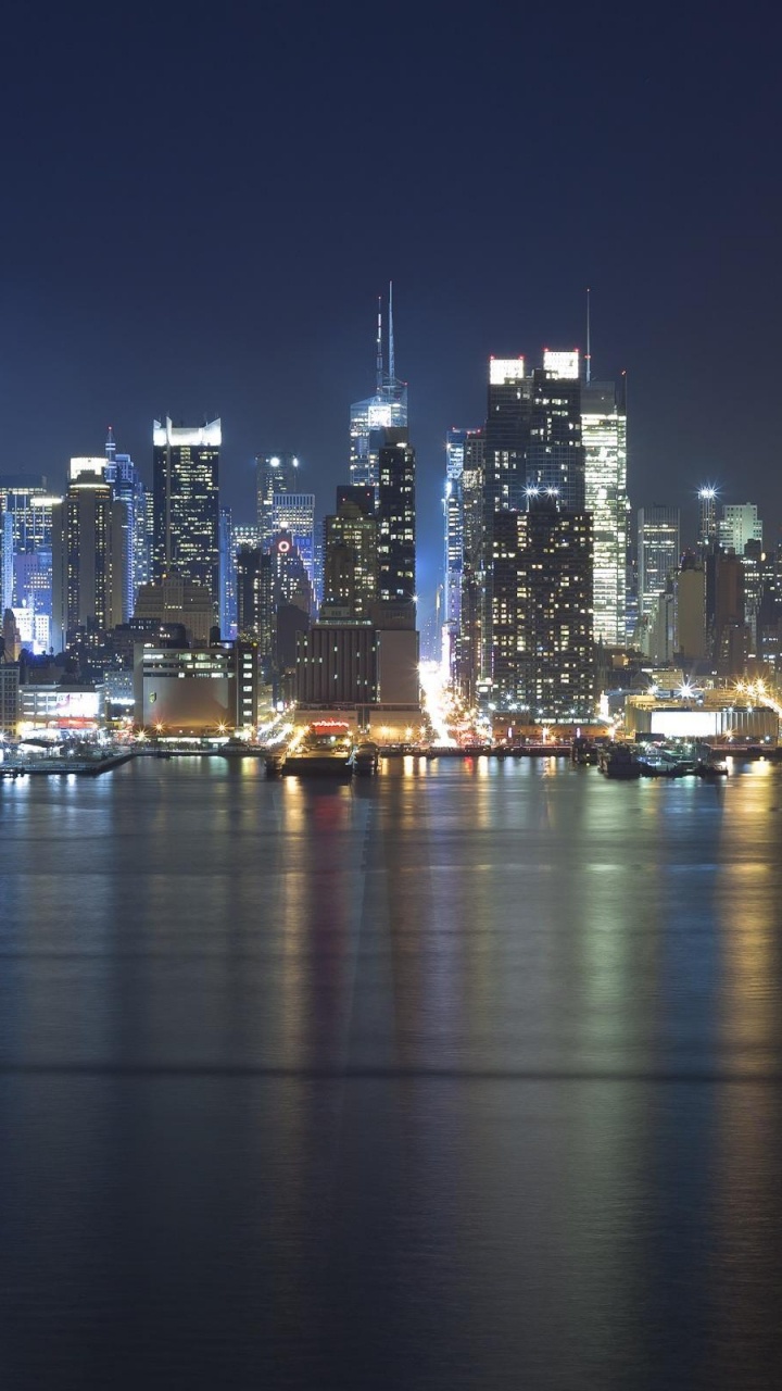 Обои город, городской пейзаж, линия горизонта, ночь, метрополия в разрешении 720x1280