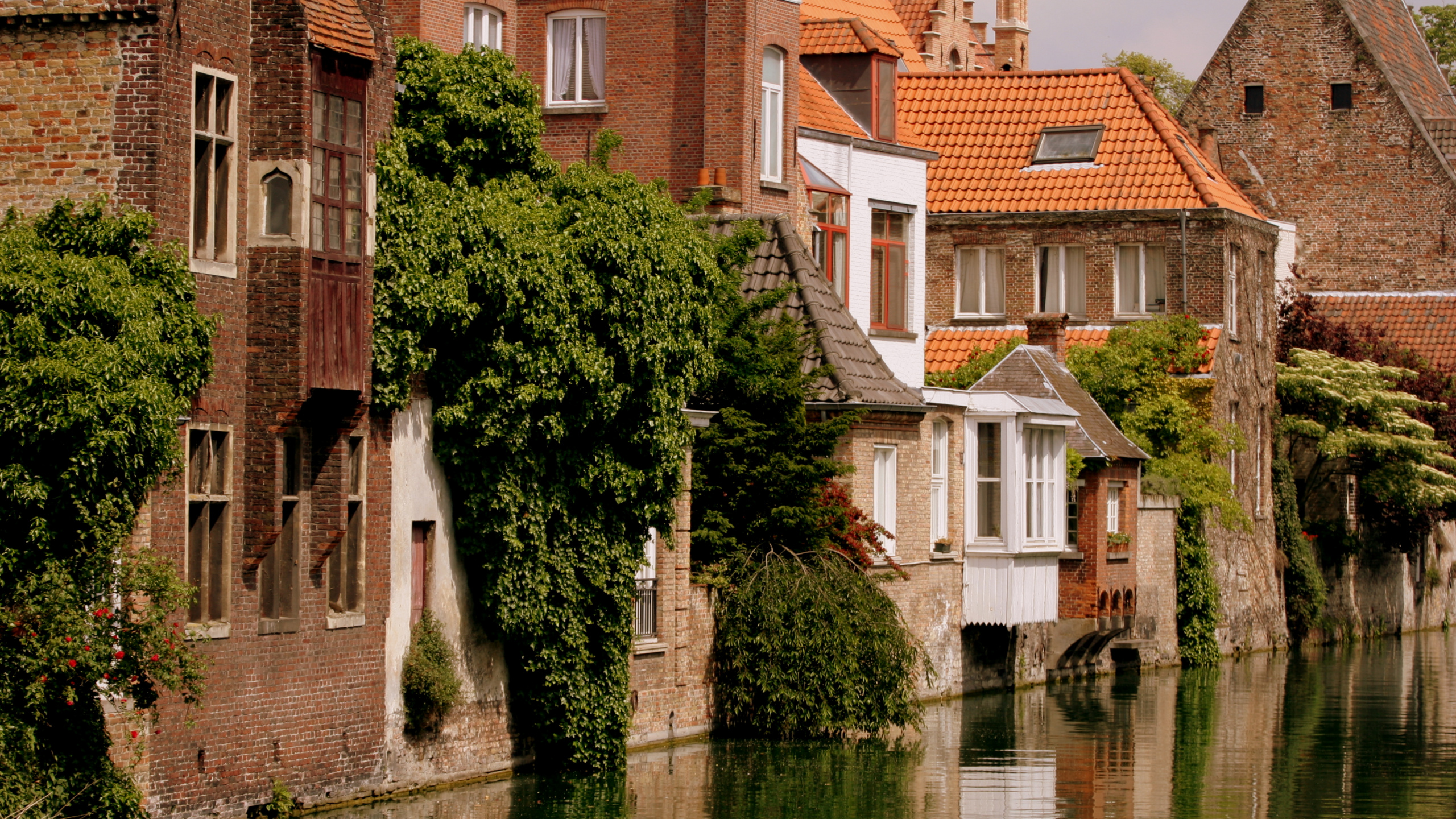 Обои Брюгге, водный путь, вода, канал, отражение в разрешении 2560x1440