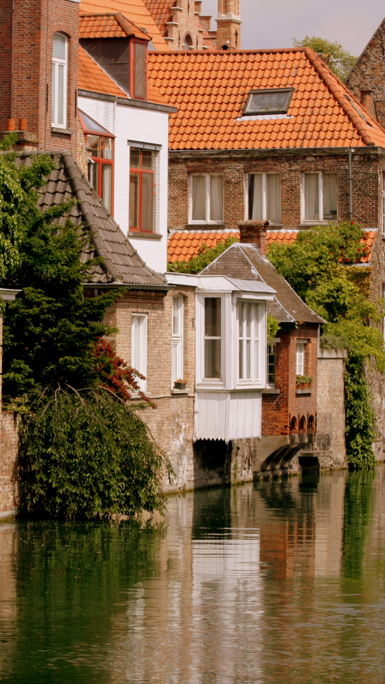 Обои Брюгге, водный путь, вода, канал, отражение в разрешении 750x1334