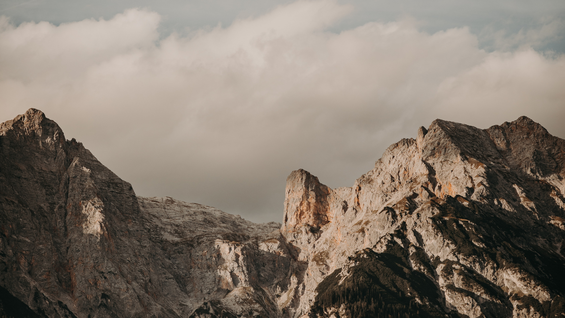 Обои церкви Санта-Мария-Альм, Мария-Альм, гора, горный хребет, горный рельеф в разрешении 1920x1080