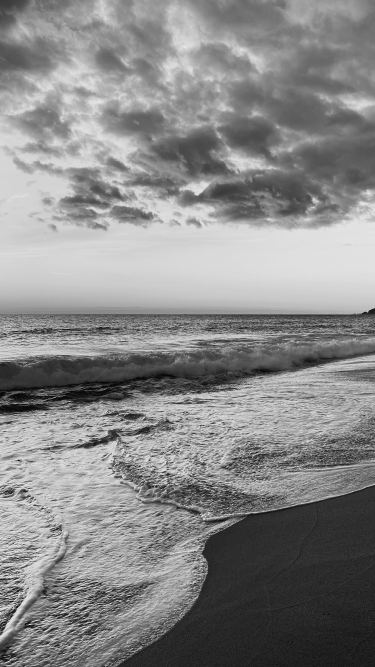 Обои море, черный и белый, облако, вода, атмосфера в разрешении 750x1334