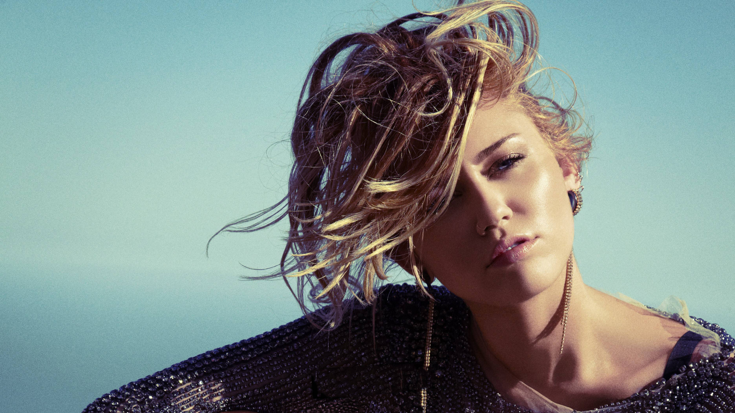 Обои знаменитость, волосы, лицо, прическа, красота в разрешении 2560x1440