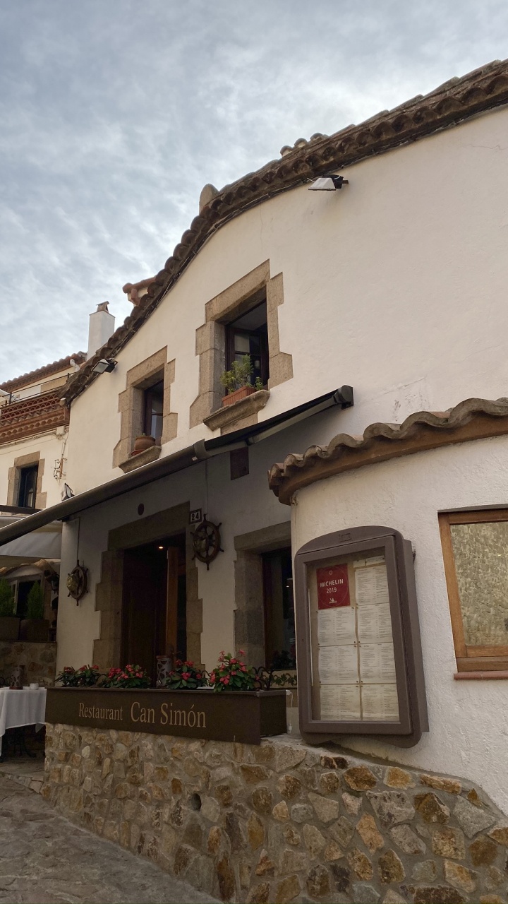 Обои Хаус, соседство, здание, городок, фасад в разрешении 720x1280