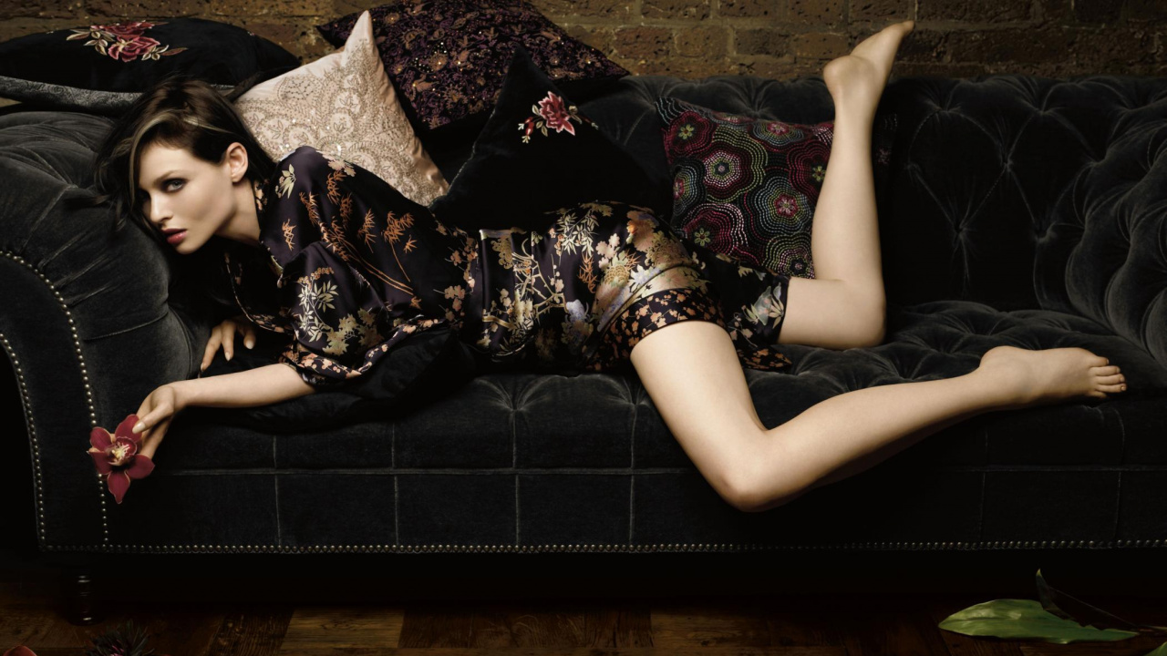 Обои Софи Эллис-Бекстор, красота, фэшн, нога, модель в разрешении 1280x720