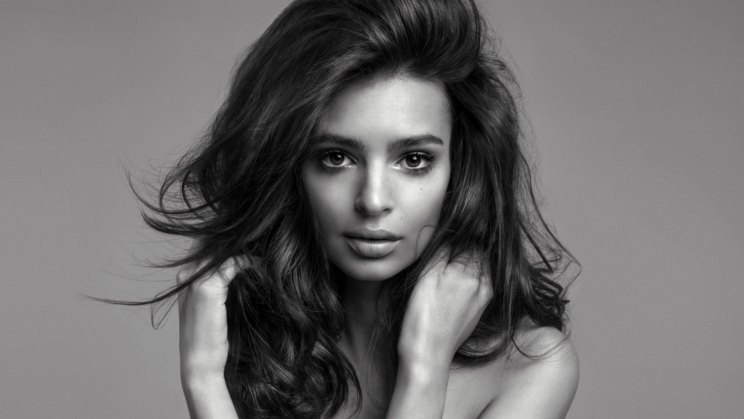 Обои Эмили Ратаковски прическа, модель, Инез и Винуд, нос, губа в разрешении 2560x1440