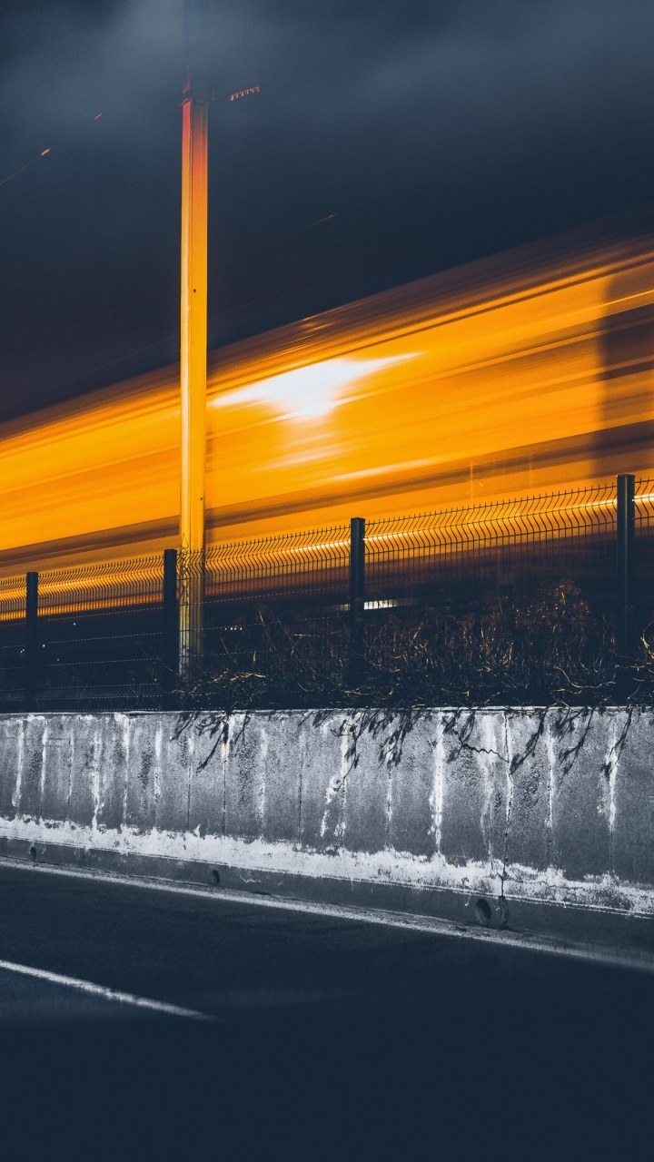 Обои экспозиция, облако, автомобильное освещение, дорожное покрытие, асфальт в разрешении 720x1280