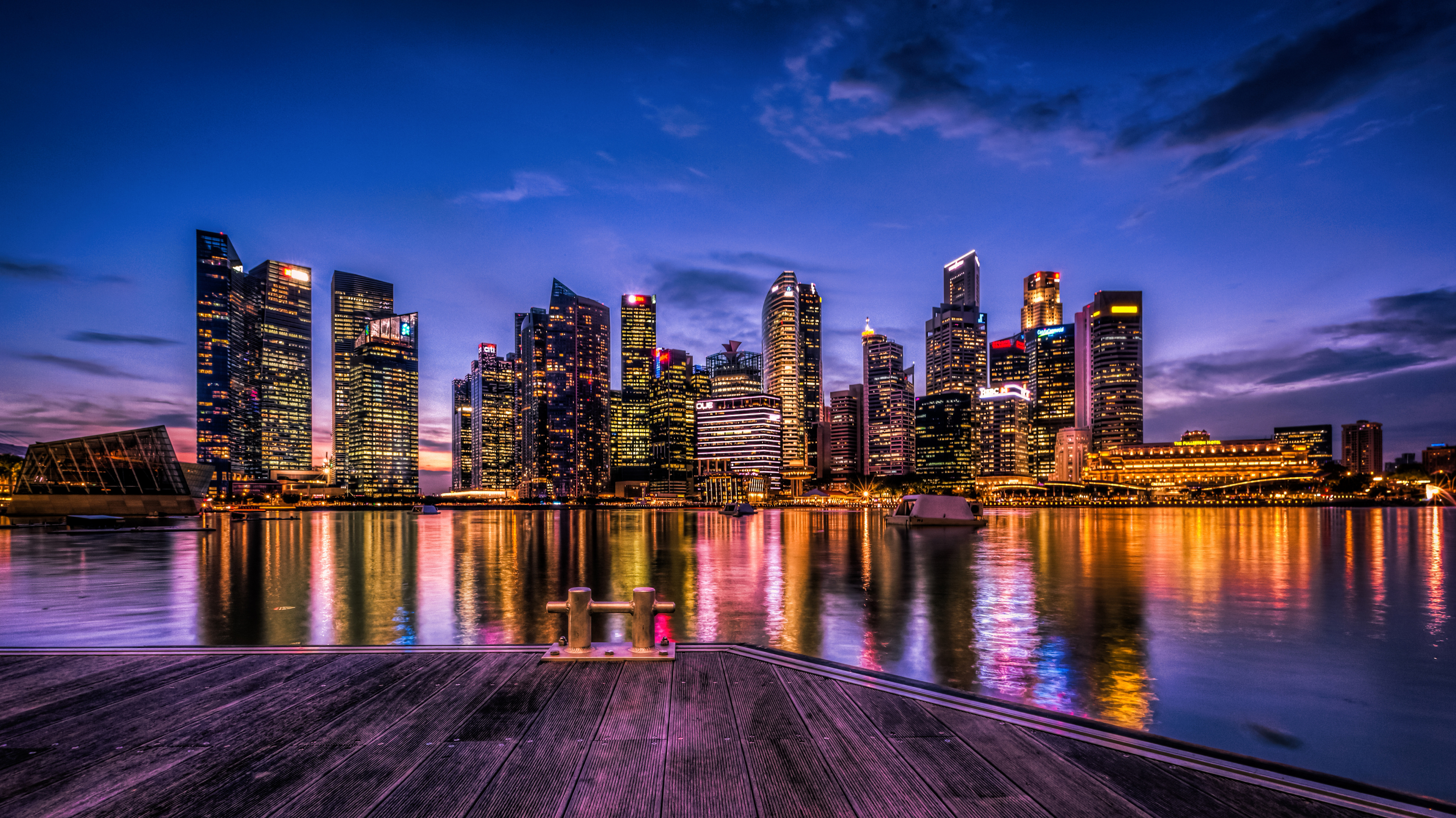 Обои небоскреб, отражение, небо, столица, городской пейзаж в разрешении 3840x2160