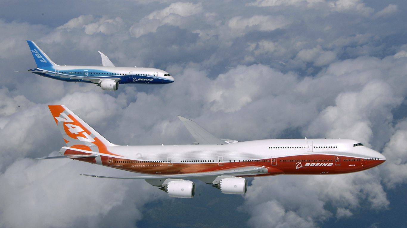 Обои полет, Боинг 747 8, самолет, широкофюзеляжный самолет, boeing 787 dreamliner в разрешении 1366x768
