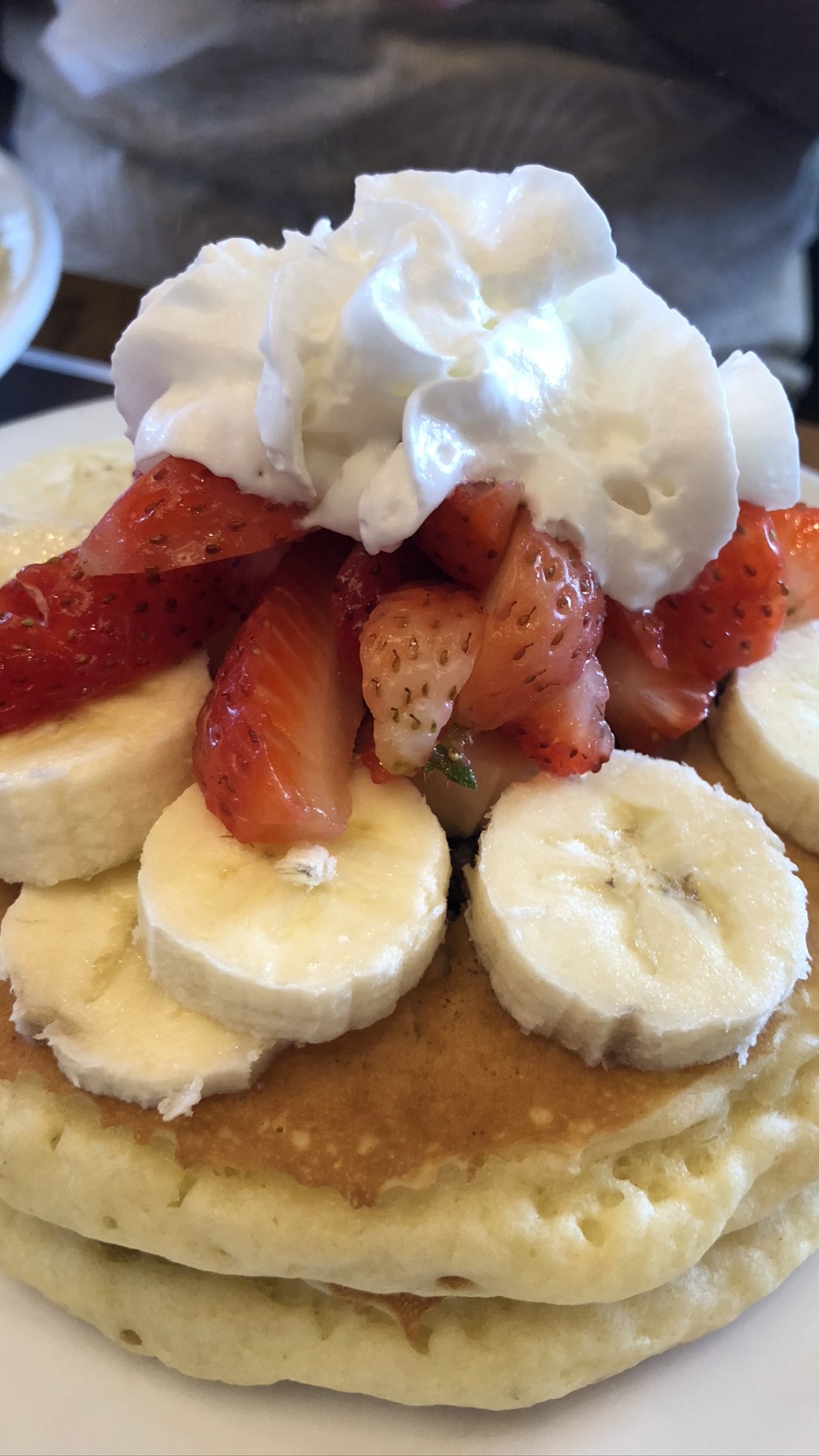 Обои блин, бельгийские вафли, полноценный завтрак, завтрак, клубника в разрешении 1080x1920