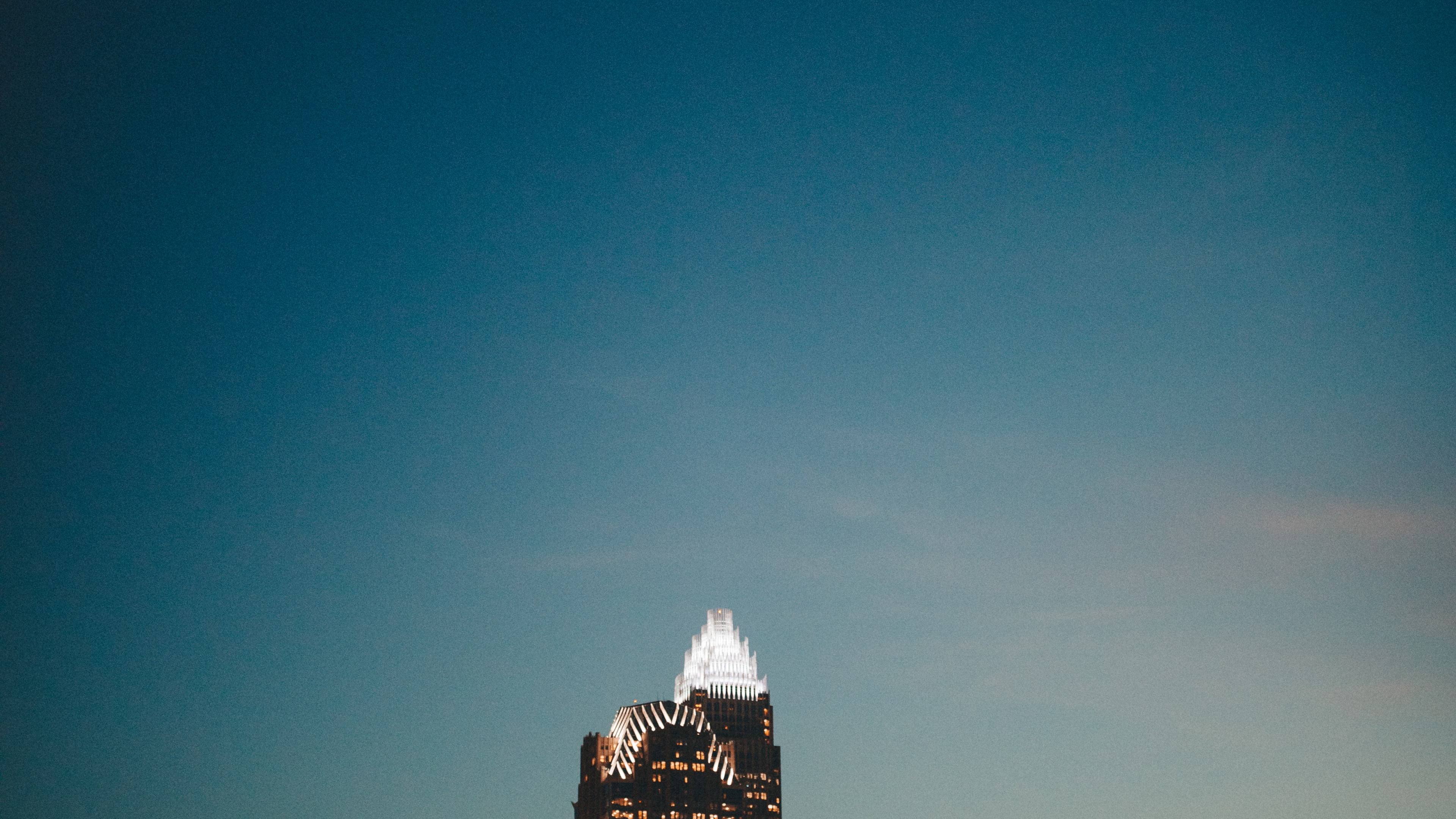 Обои небо, городской район, синий цвет, вышка, ориентир в разрешении 3840x2160