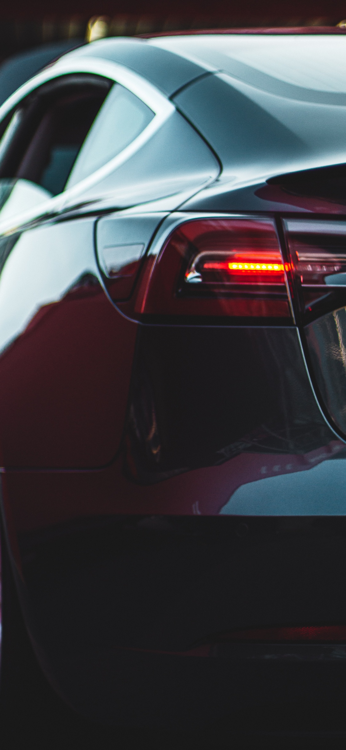 Обои Tesla Model S, представительский автомобиль, седан, полный размер автомобиля, ствол в разрешении 1125x2436