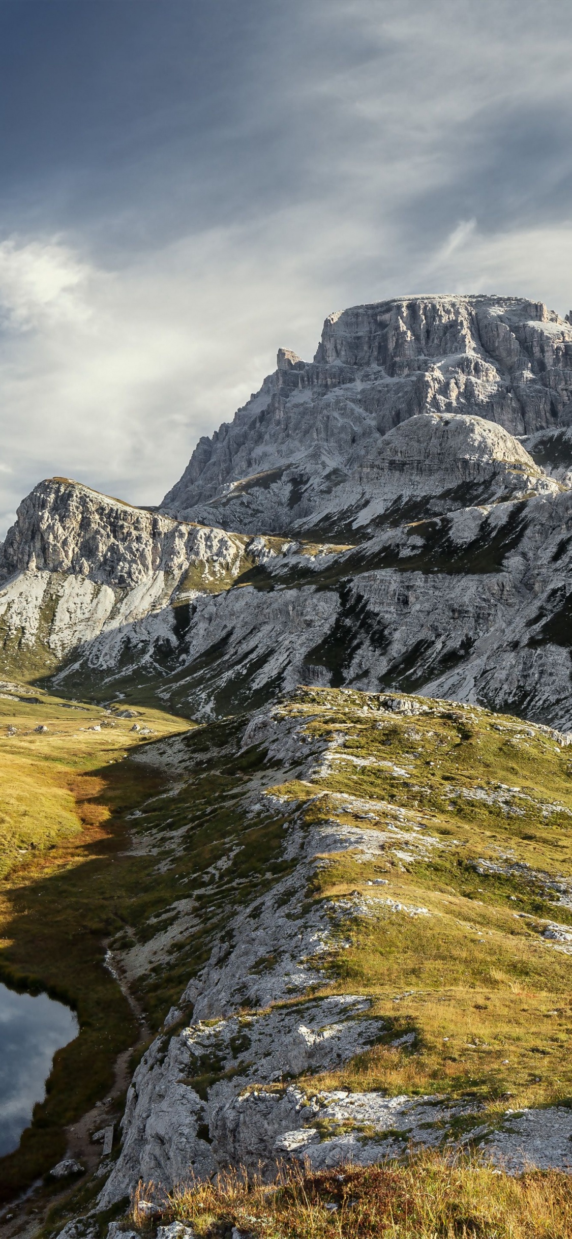 Обои iMac, Эпл, облако, гора, вода в разрешении 1125x2436