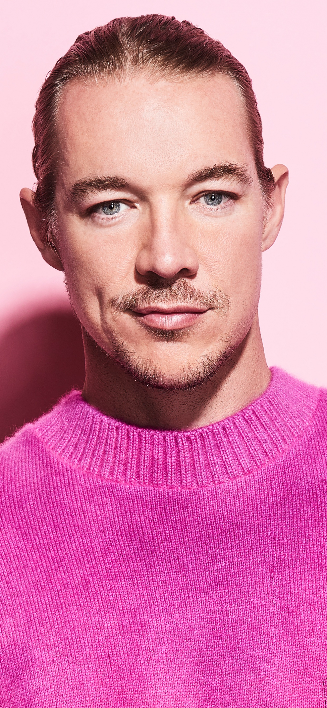 Обои электронная танцевальная музыка, Майор Lazer, лицо, волосы, розовый в разрешении 1242x2688