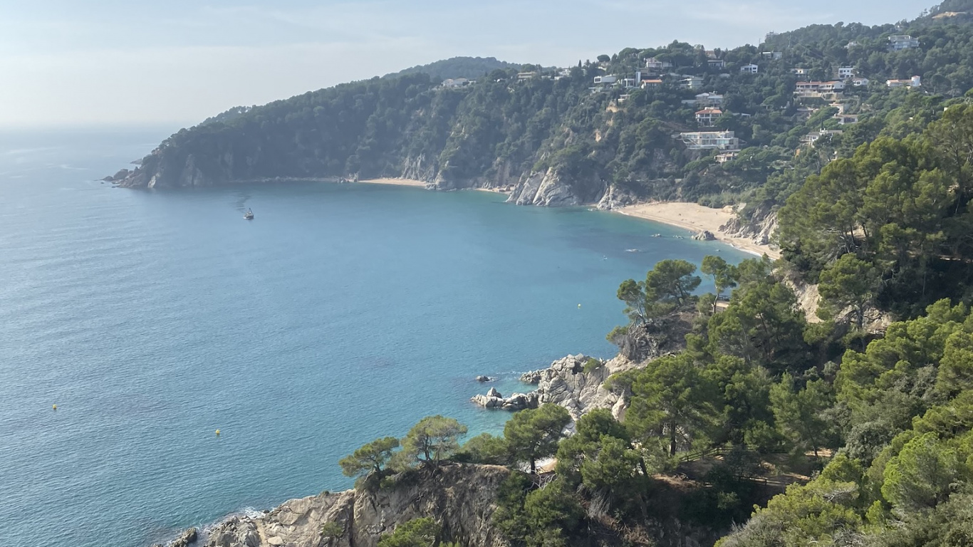 Обои побережье, водоем, вода, мыс, залив в разрешении 1366x768