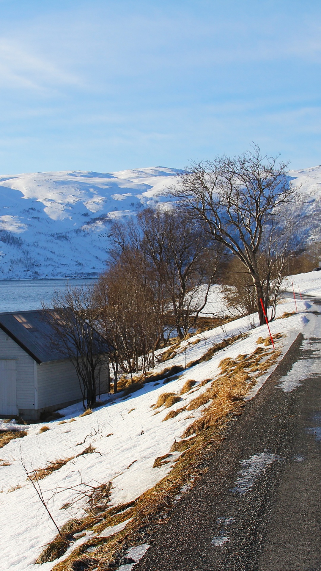 Обои снег, фьорд, зима, замораживание, дорога в разрешении 1080x1920