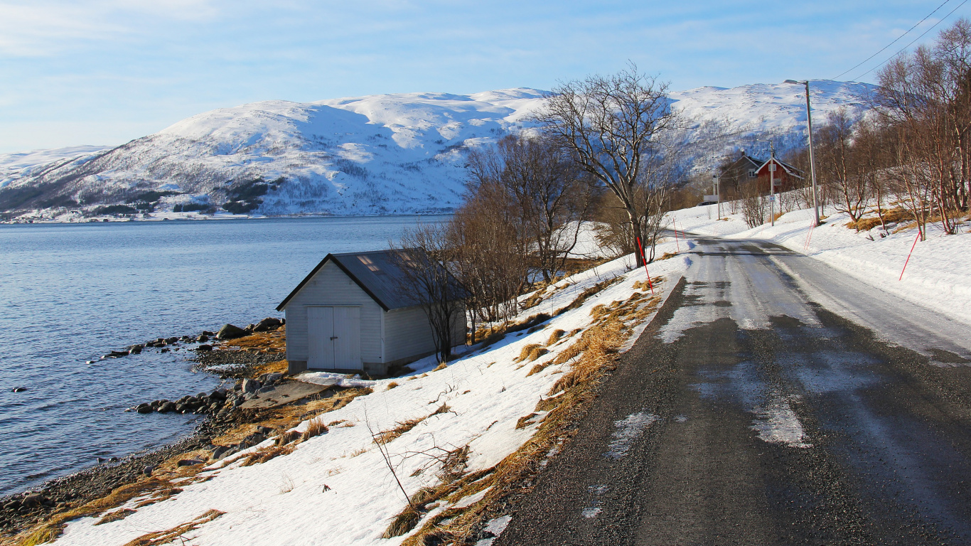 Обои снег, фьорд, зима, замораживание, дорога в разрешении 1366x768