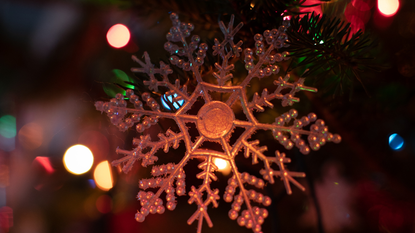 Обои Рождественские огни, Рождественский день, рождественский орнамент, освещение, орнамент в разрешении 1366x768