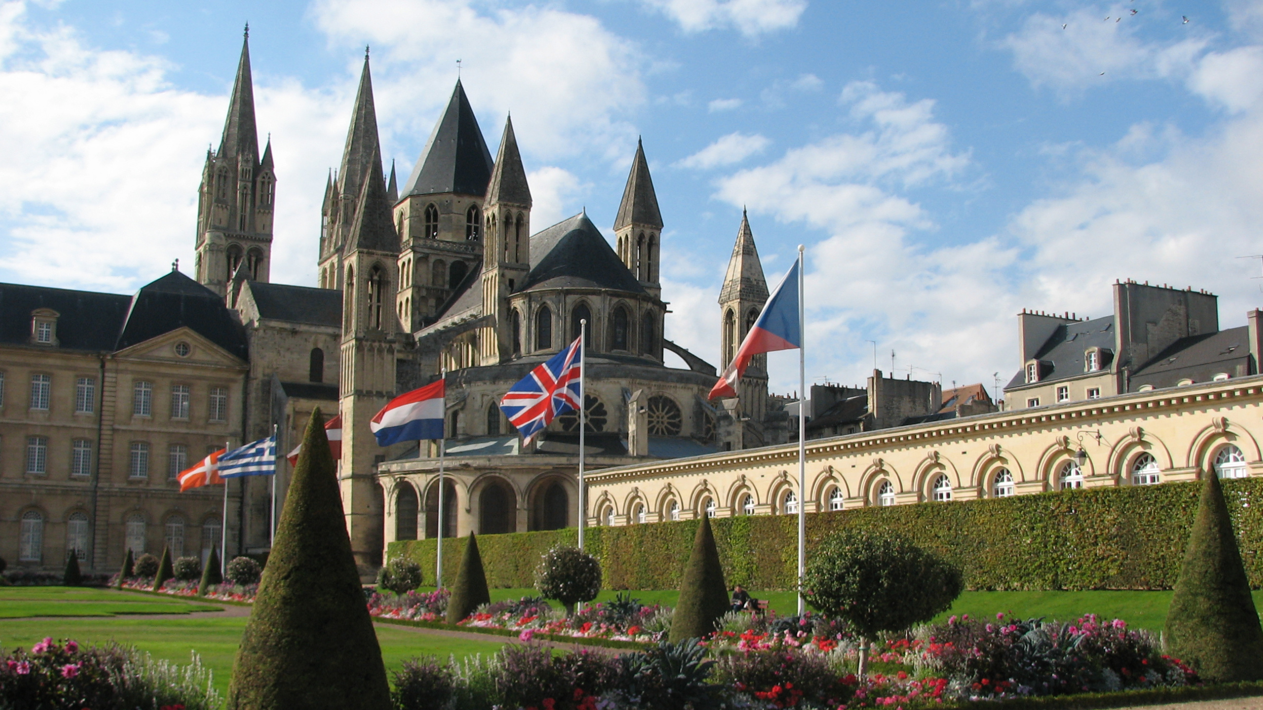 Обои аббэ о ом, ориентир, здание, дворец, дерево в разрешении 2560x1440