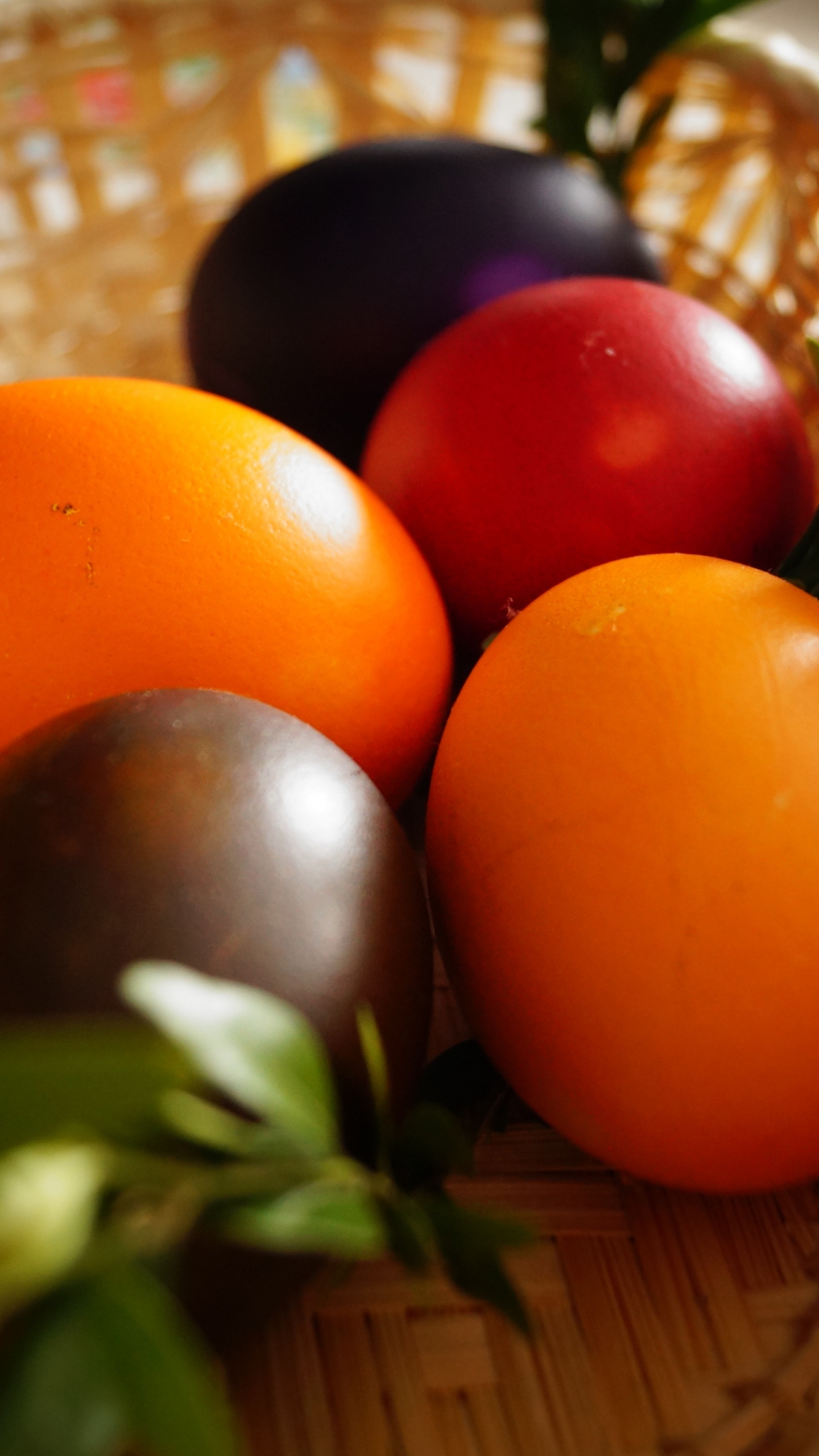 Обои пасхальное яйцо, пасхальная корзина, пища, яйцо, ингредиент в разрешении 1440x2560