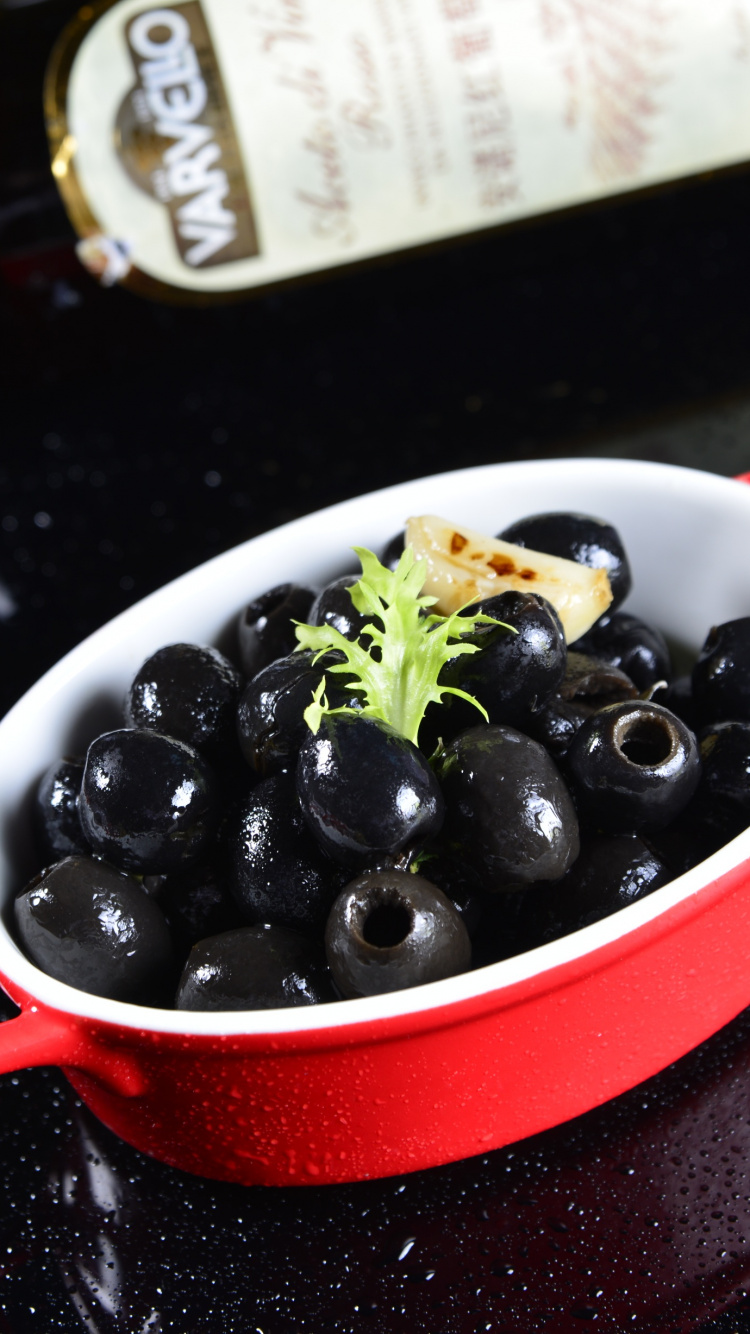 Обои оливка, оливковое масло, пища, ингредиент, фрукты в разрешении 750x1334