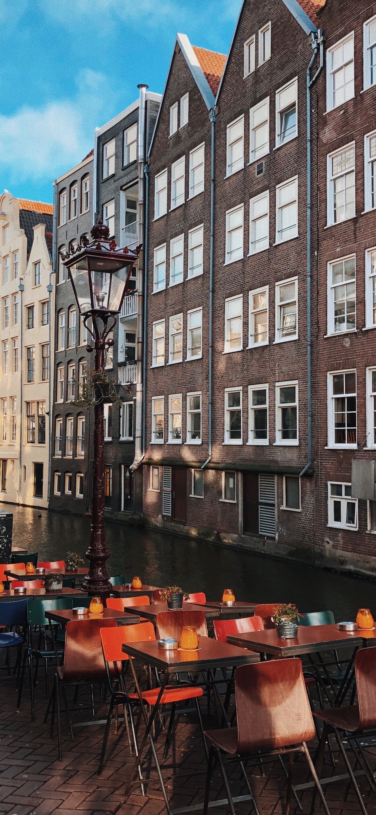 Обои отражение, вода, смешанное использование, окно, мебель в разрешении 1242x2688