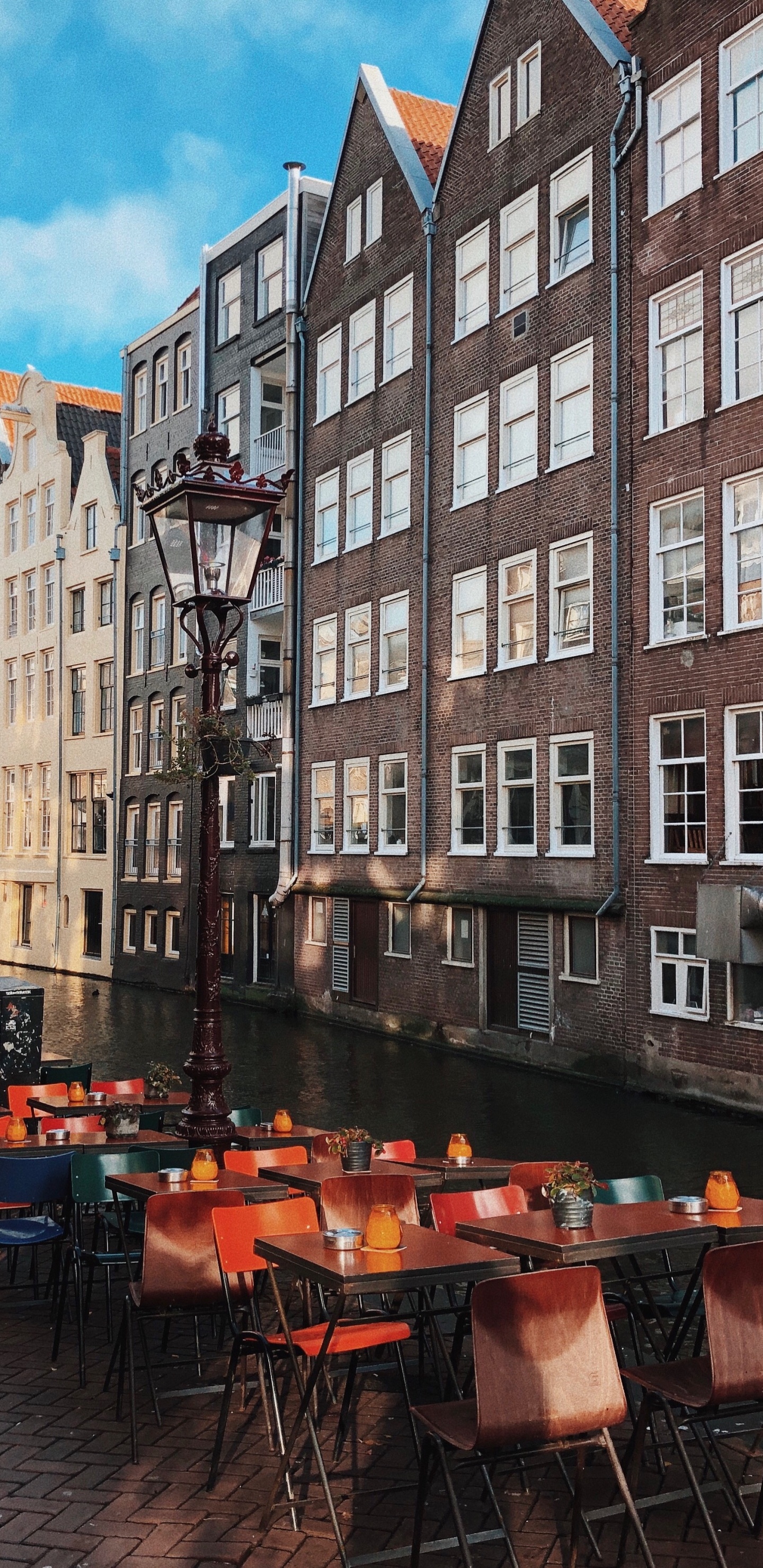 Обои отражение, вода, смешанное использование, окно, мебель в разрешении 1440x2960