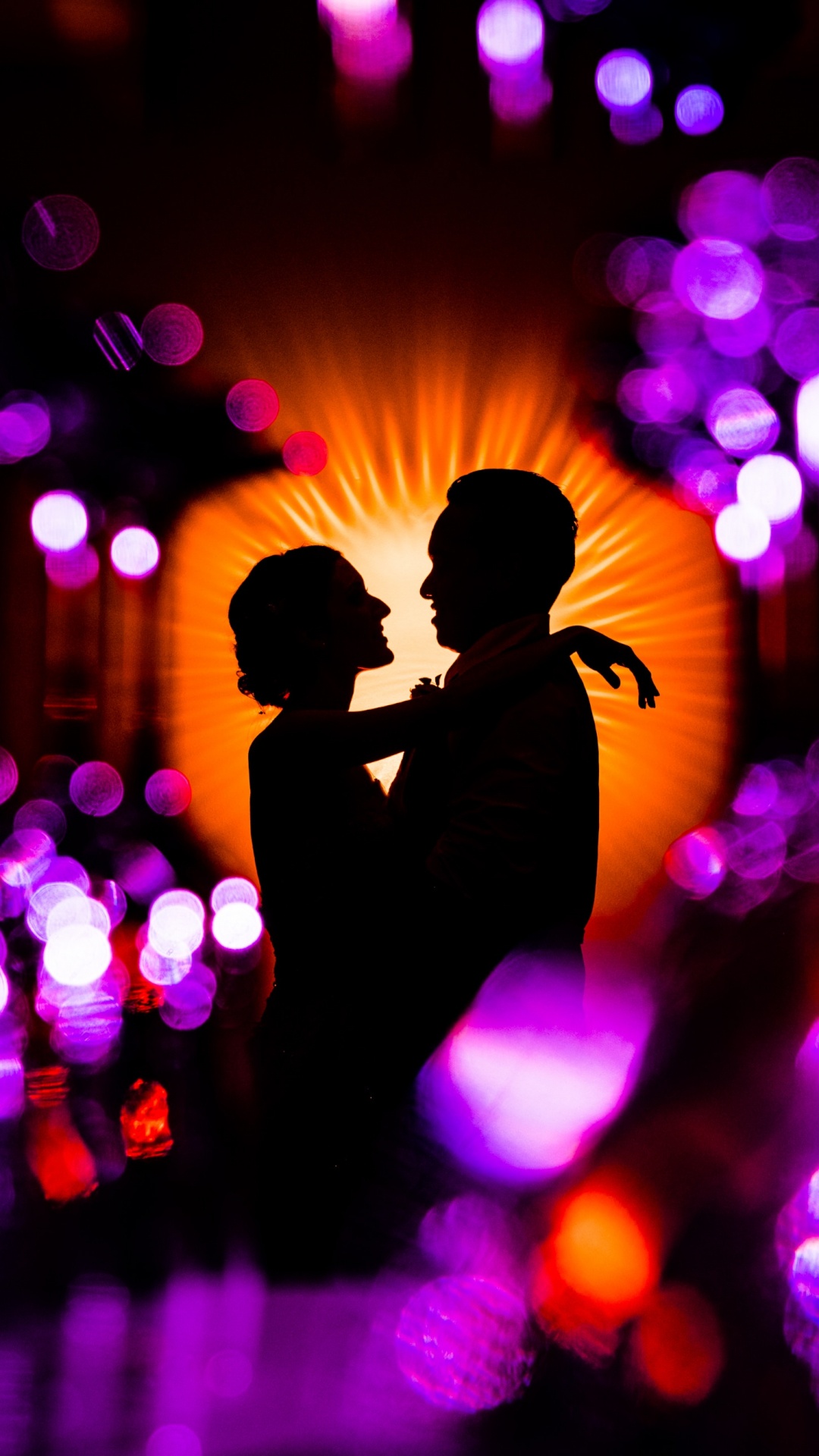 Обои роман, крепкое объятие, пурпур, Фиолетовый, свет в разрешении 1080x1920