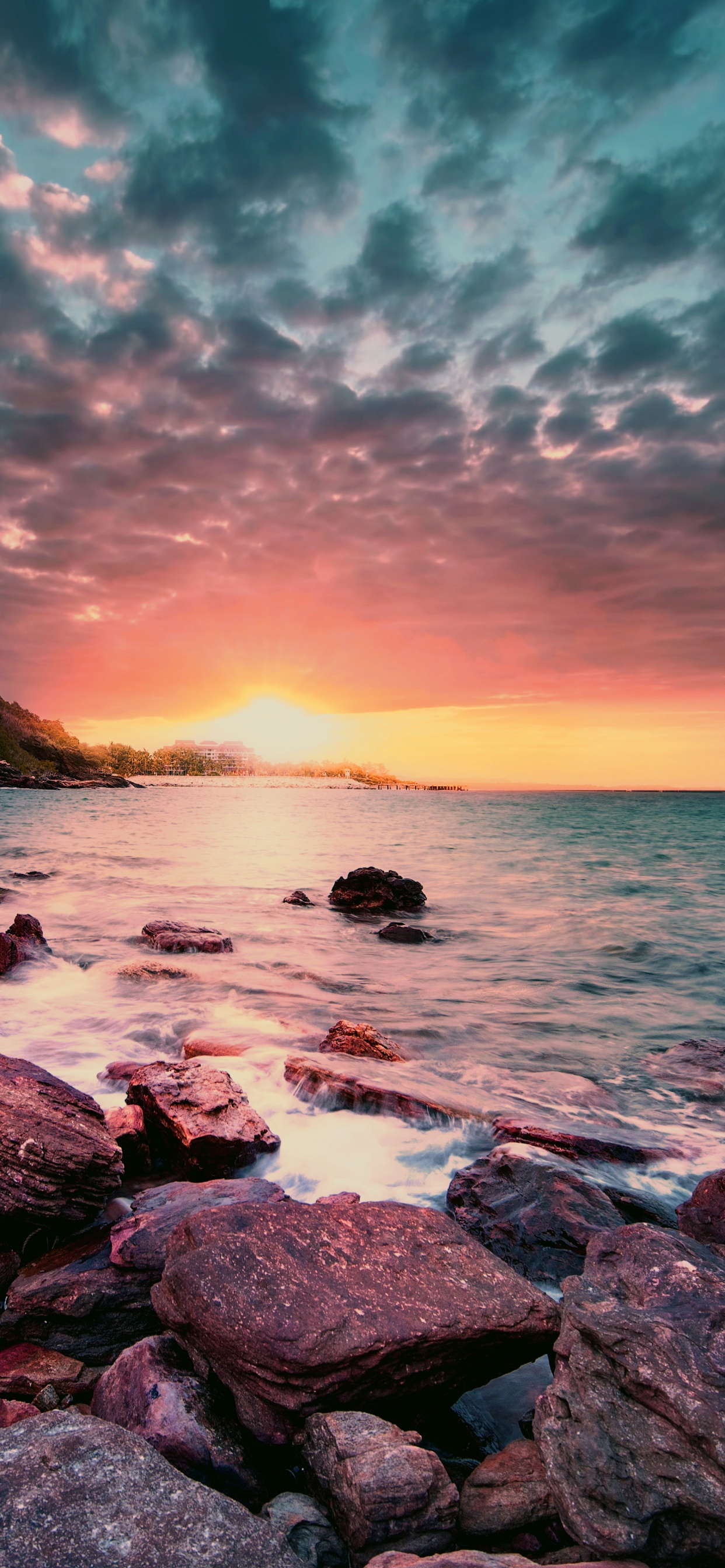 Обои красавица, облако, вода, гидроресурсы, атмосфера в разрешении 1242x2688