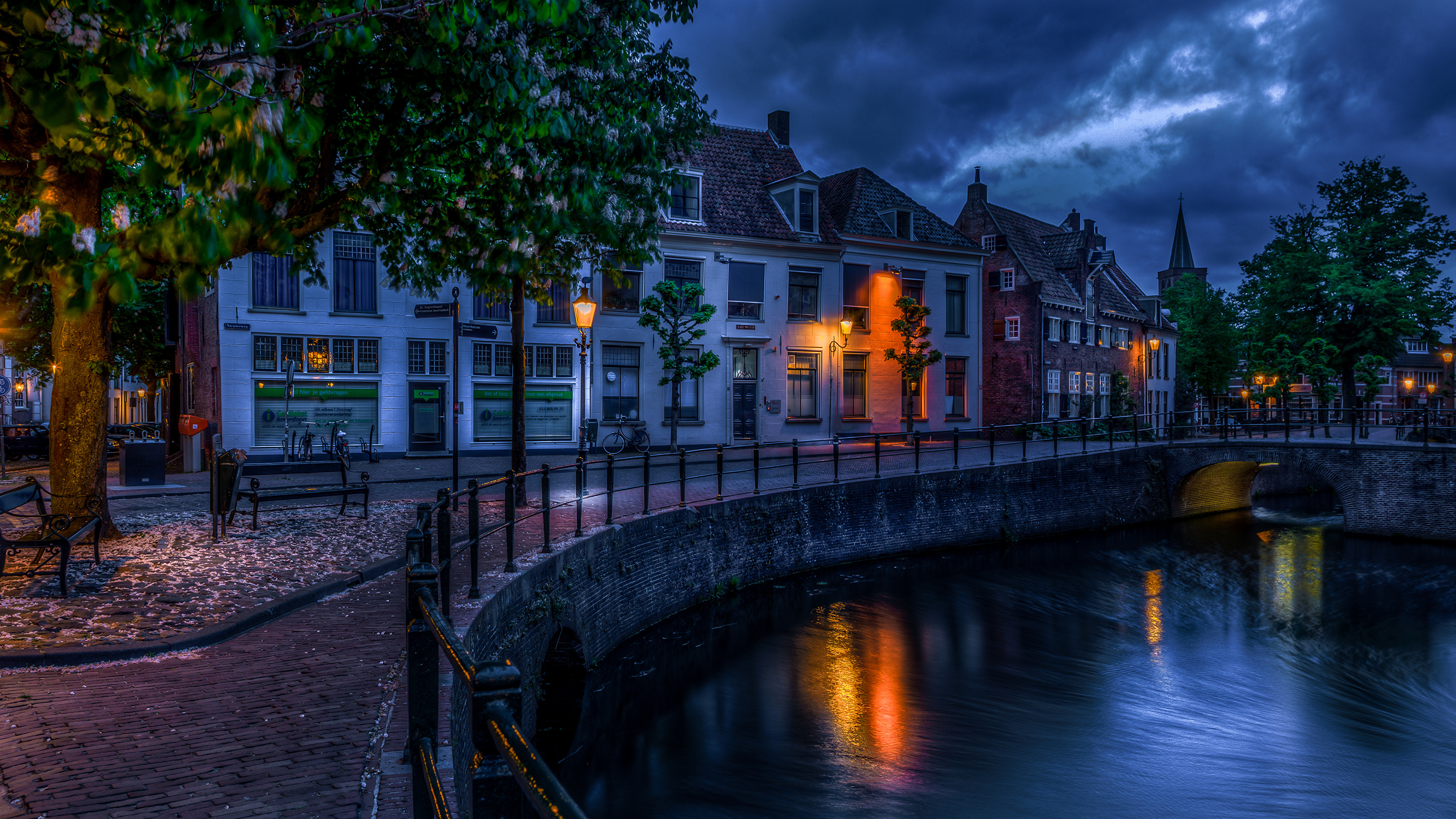 Обои Амерсфорт ночью, ночь, город, вода, водный путь в разрешении 3840x2160