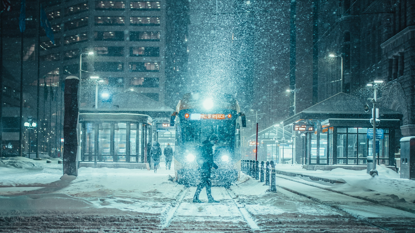 Обои снег, зима, ночь, зимний шторм, город в разрешении 1366x768