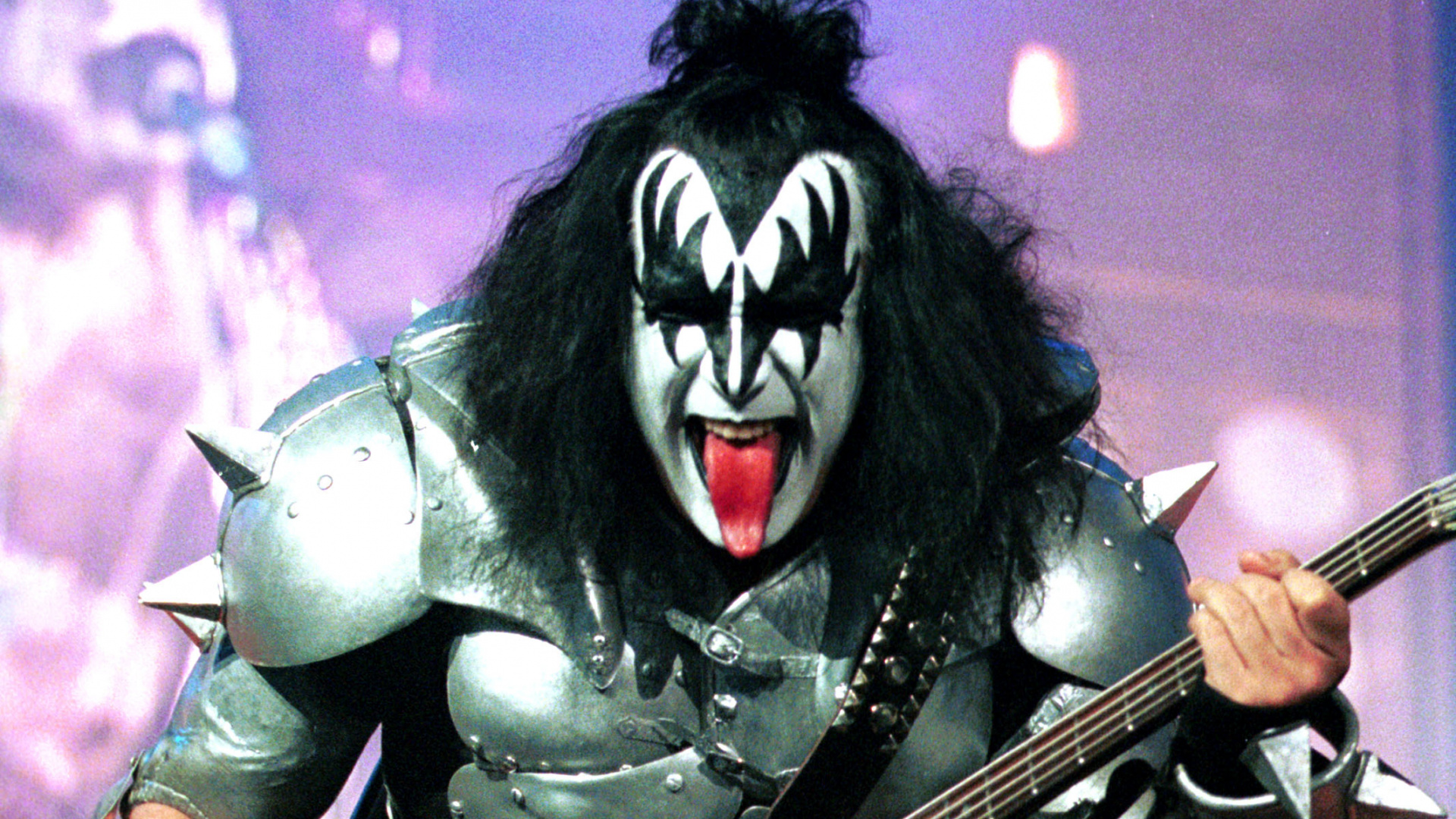 Обои поцелуй, тяжелый металл, тяжелый рок, гитарист, гитара в разрешении 1920x1080