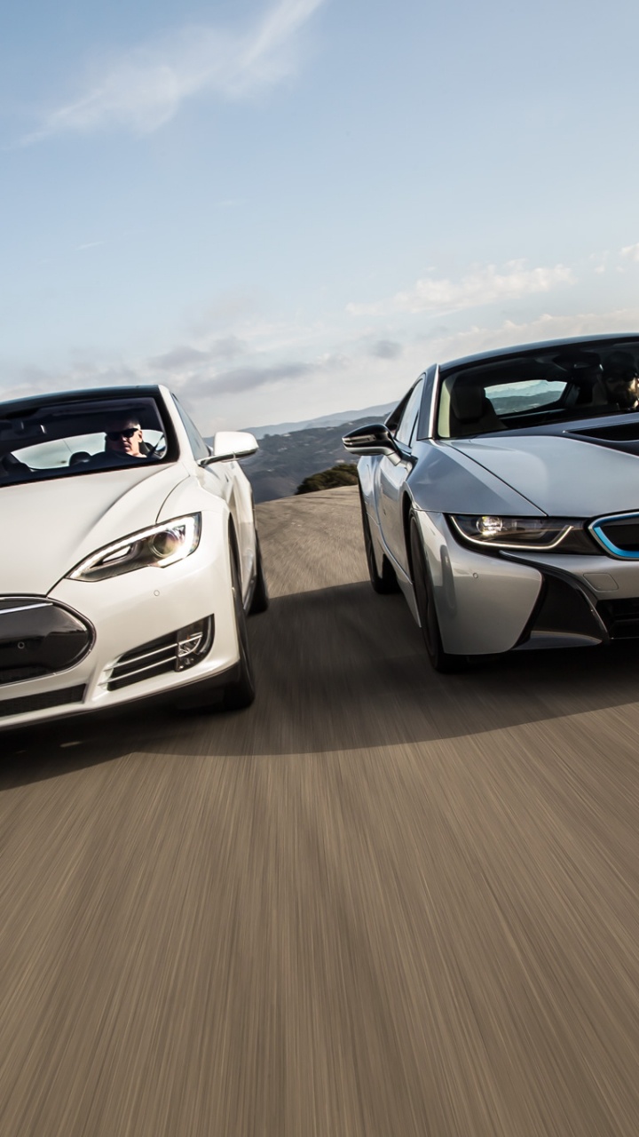 Обои И8 БМВ против Тесла, БМВ и8 2014, авто, bmw i, спорткар в разрешении 720x1280