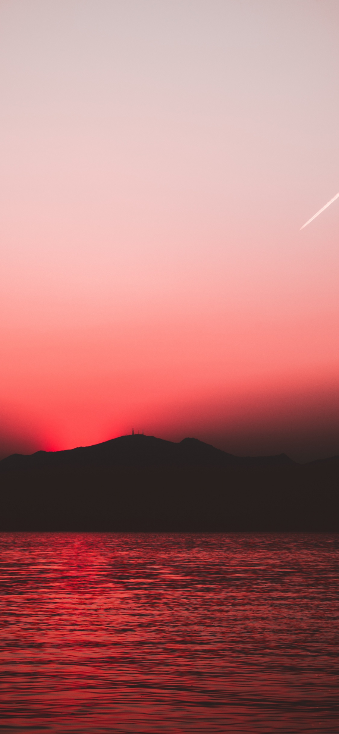 Обои горизонт, послесвечение, красный цвет, закат, море в разрешении 1125x2436