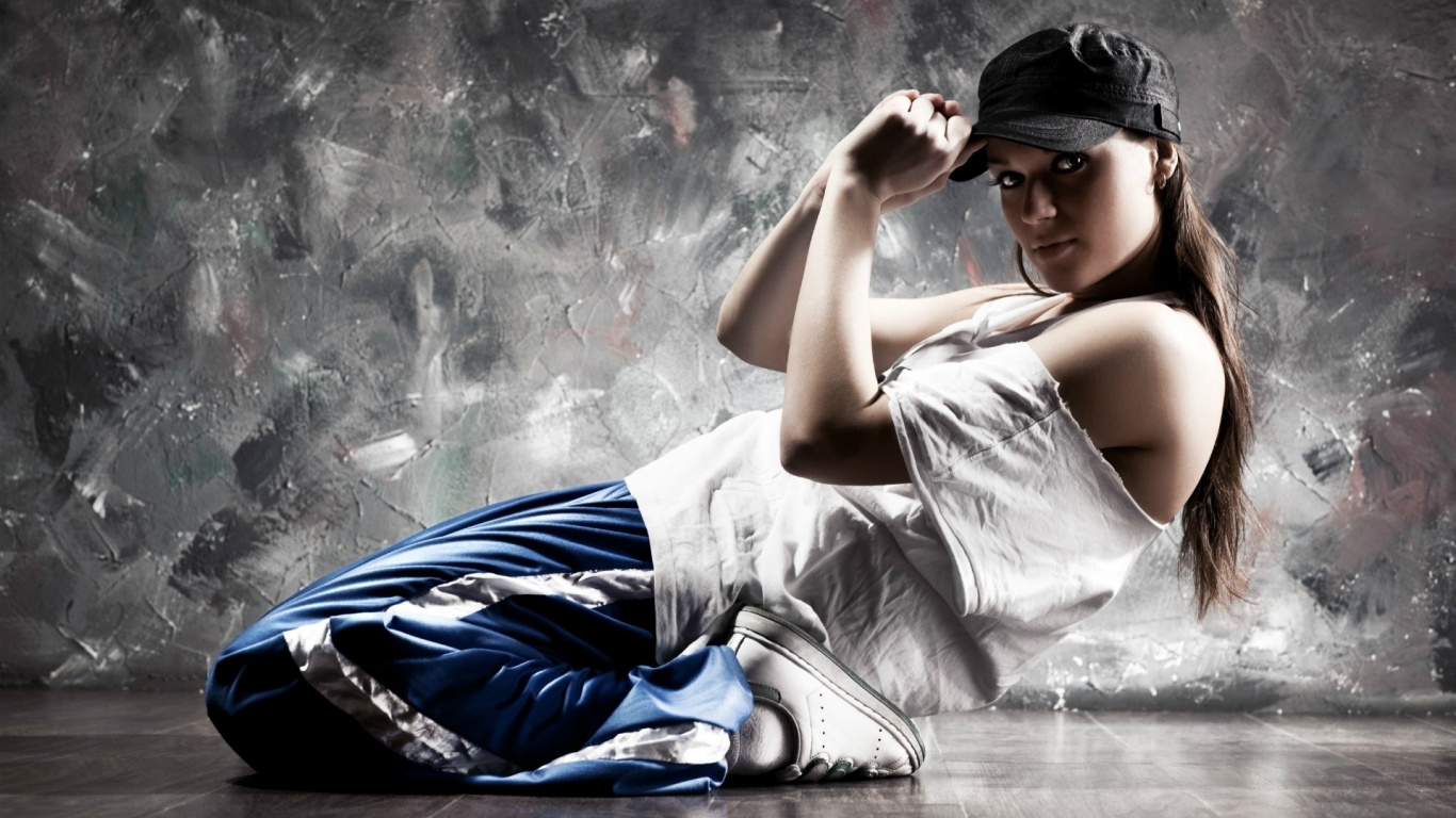 Обои танец, красота, уличный танец, Танцор, девушка в разрешении 1366x768