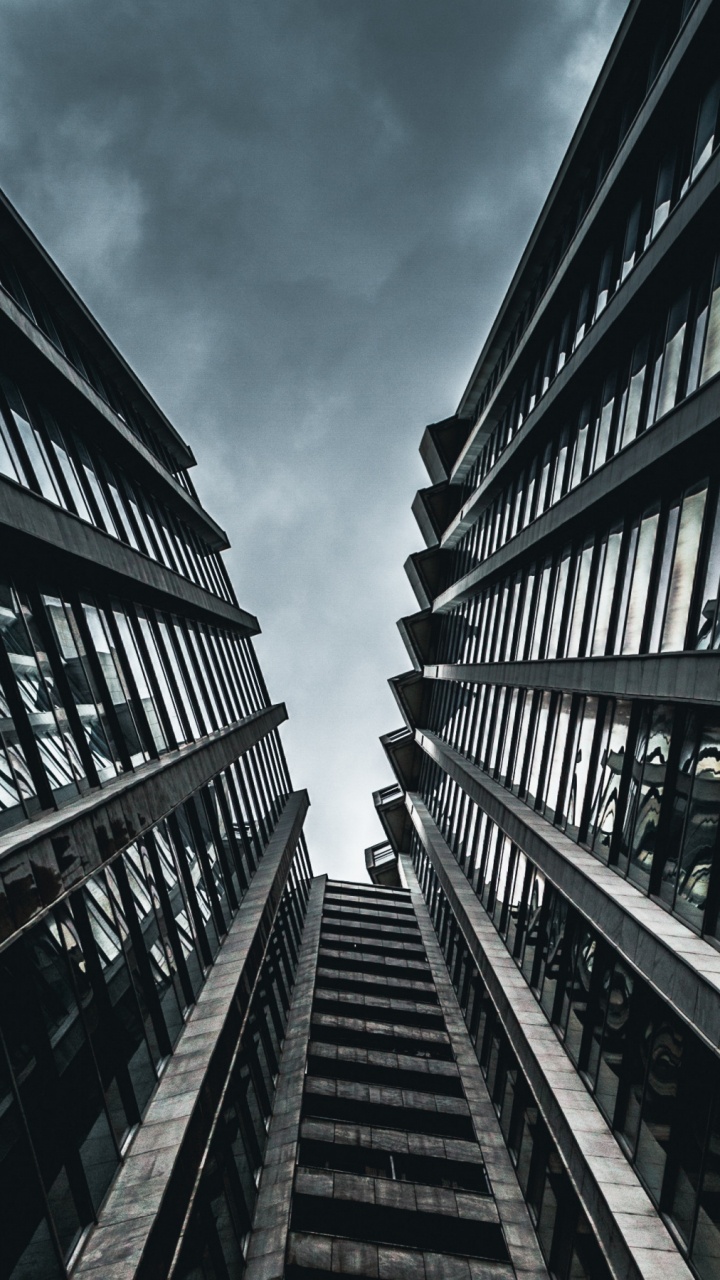 Обои архитектура, городской район, монохромный, симметрия, линия в разрешении 720x1280