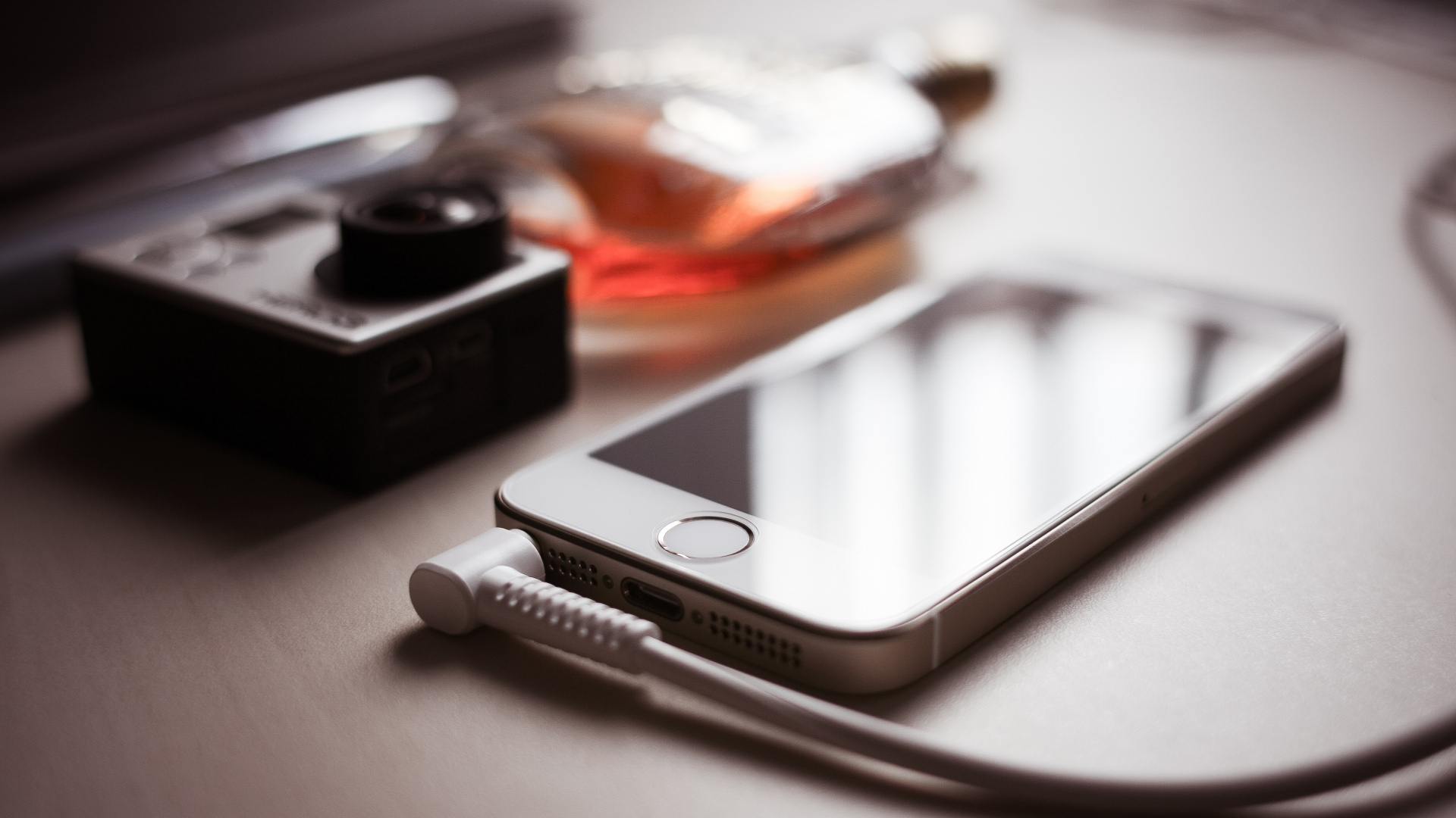 Обои смартфон, apple, гаджет, электроника, технологии в разрешении 1920x1080