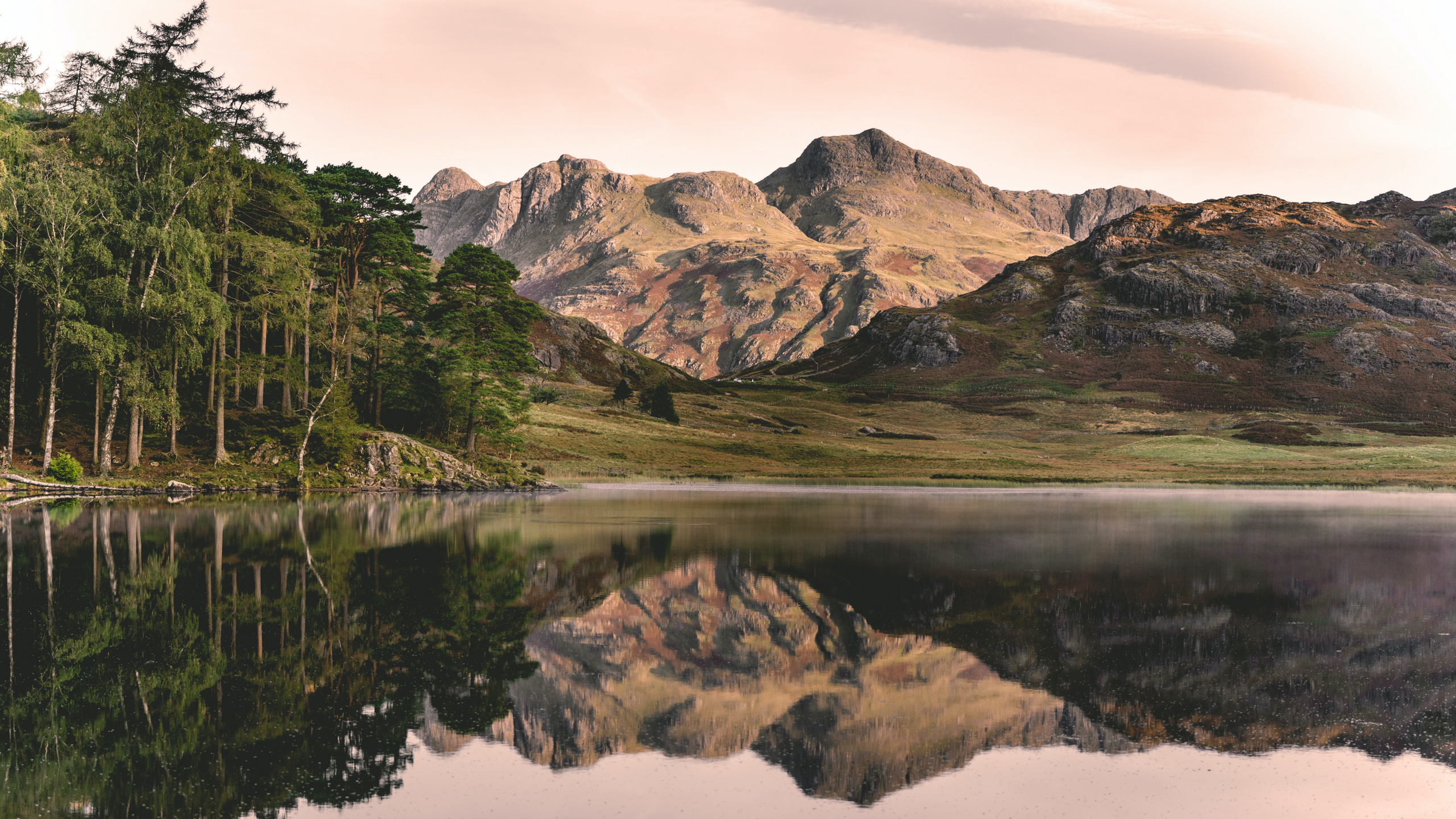 Обои отражение, гора, фалли ху, цветной, вода в разрешении 2560x1440