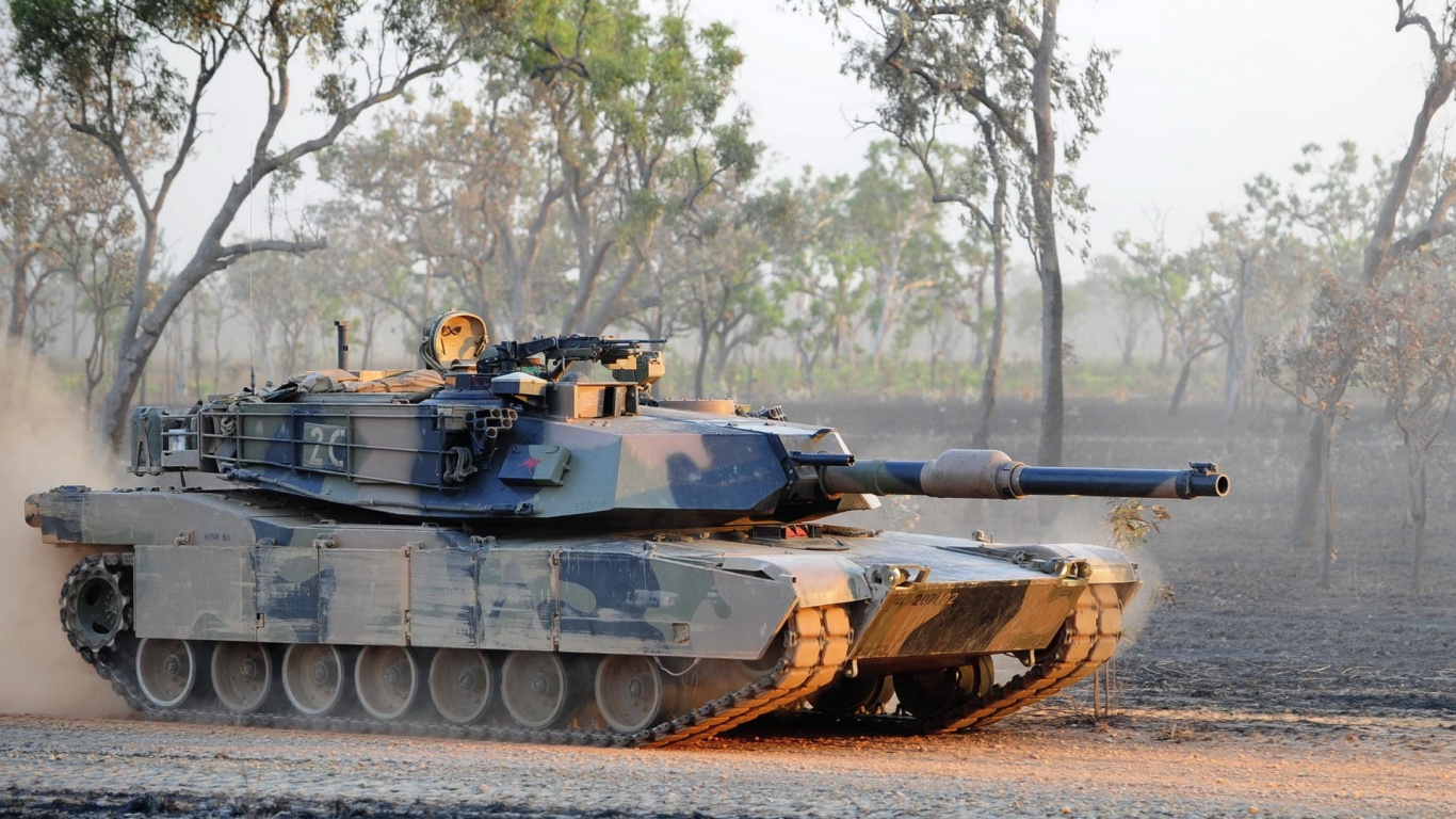 Обои бак, М1 Абрамс, Черчилль танк, военнослужащие, броневик в разрешении 1366x768